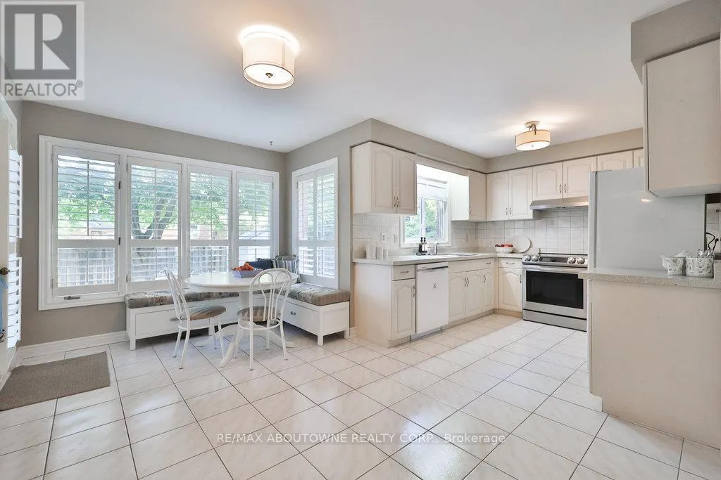 542 HAMBLING COURT