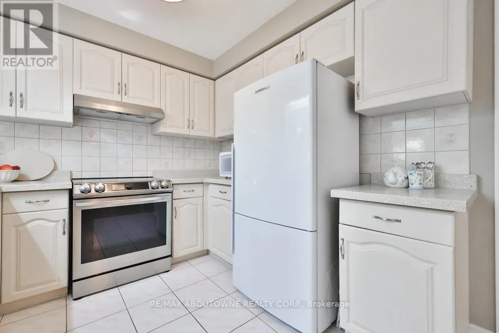 542 HAMBLING COURT