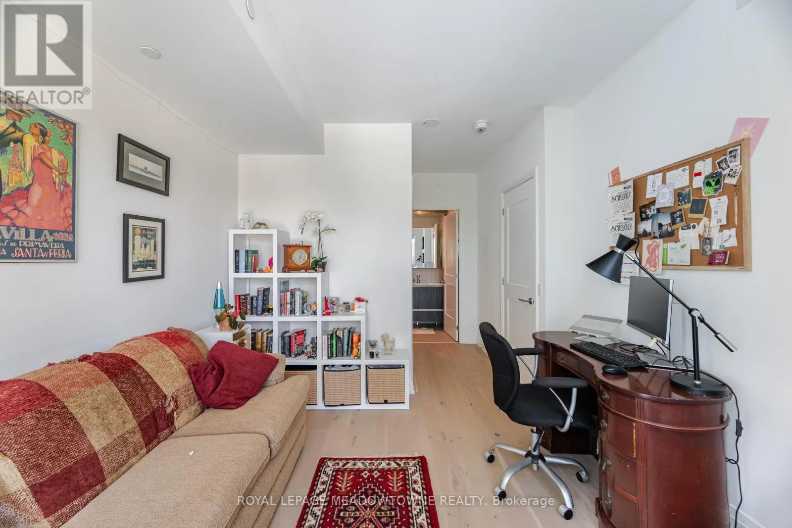 307 - 21 PARK STREET E