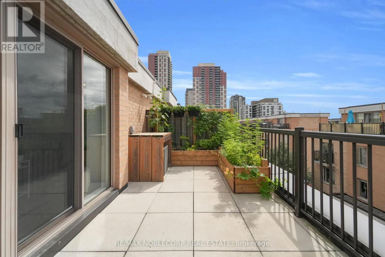 239 - 13 FOUNDRY AVENUE