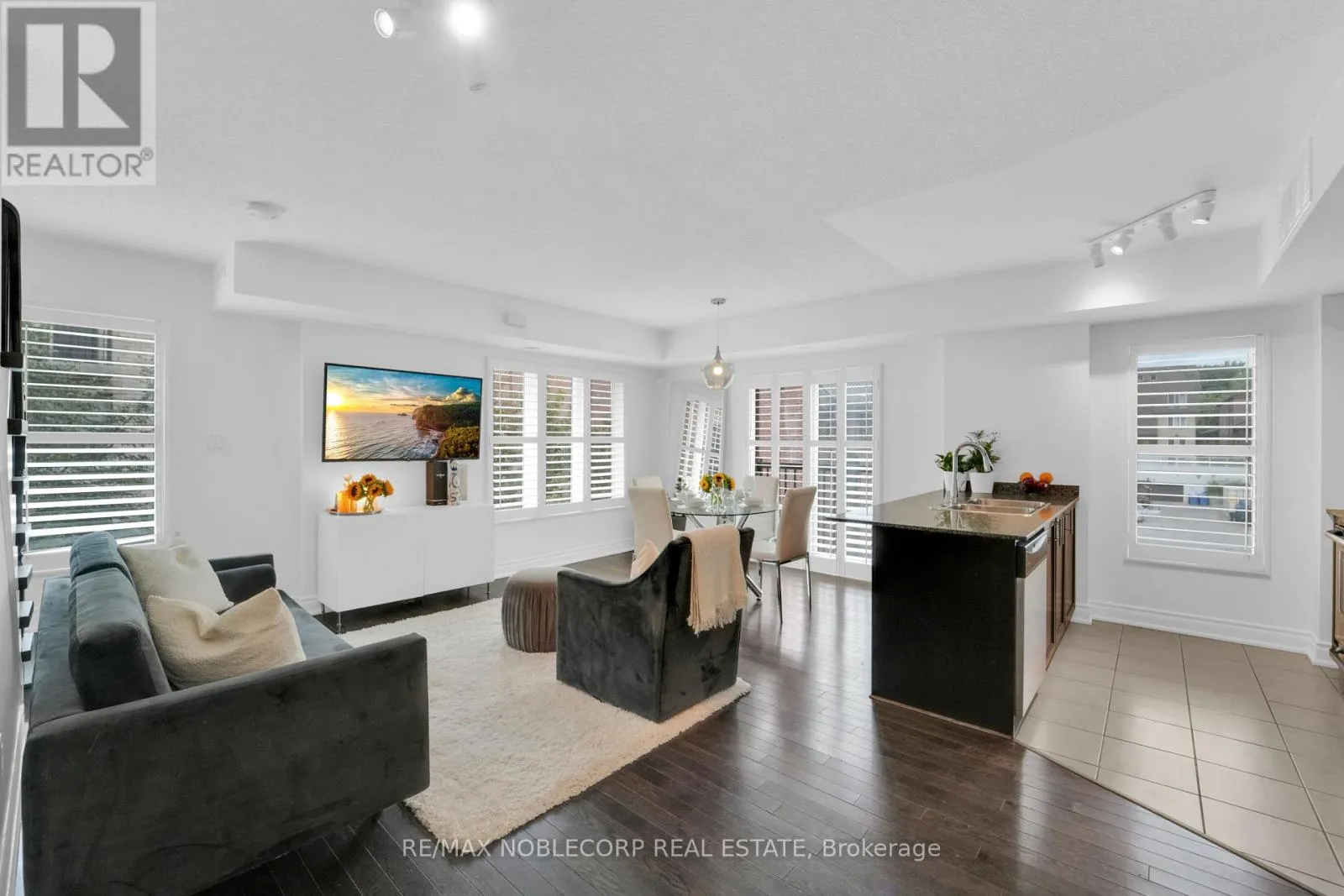 239 - 13 FOUNDRY AVENUE