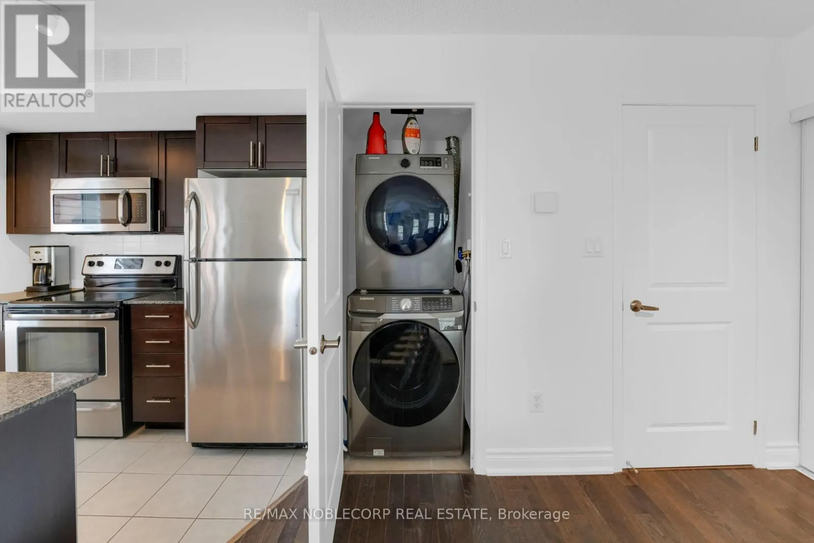 239 - 13 FOUNDRY AVENUE
