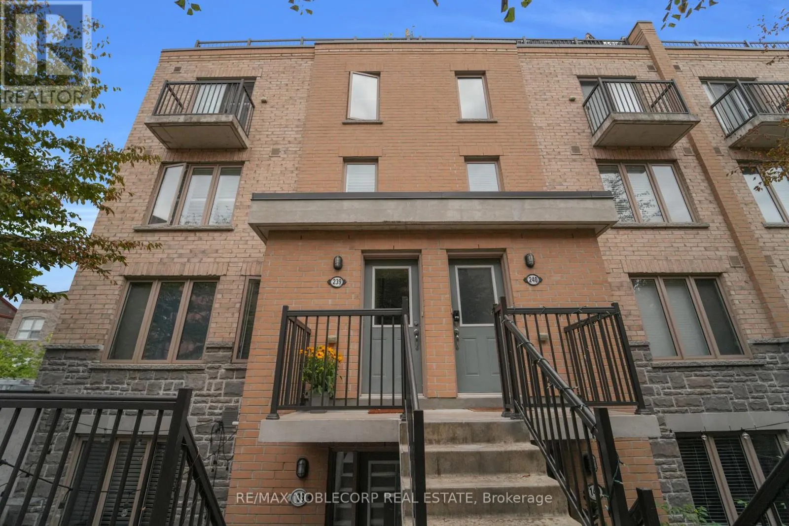 239 - 13 FOUNDRY AVENUE