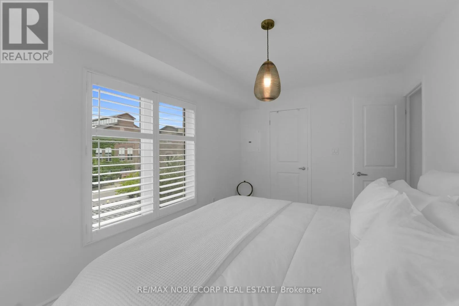 239 - 13 FOUNDRY AVENUE