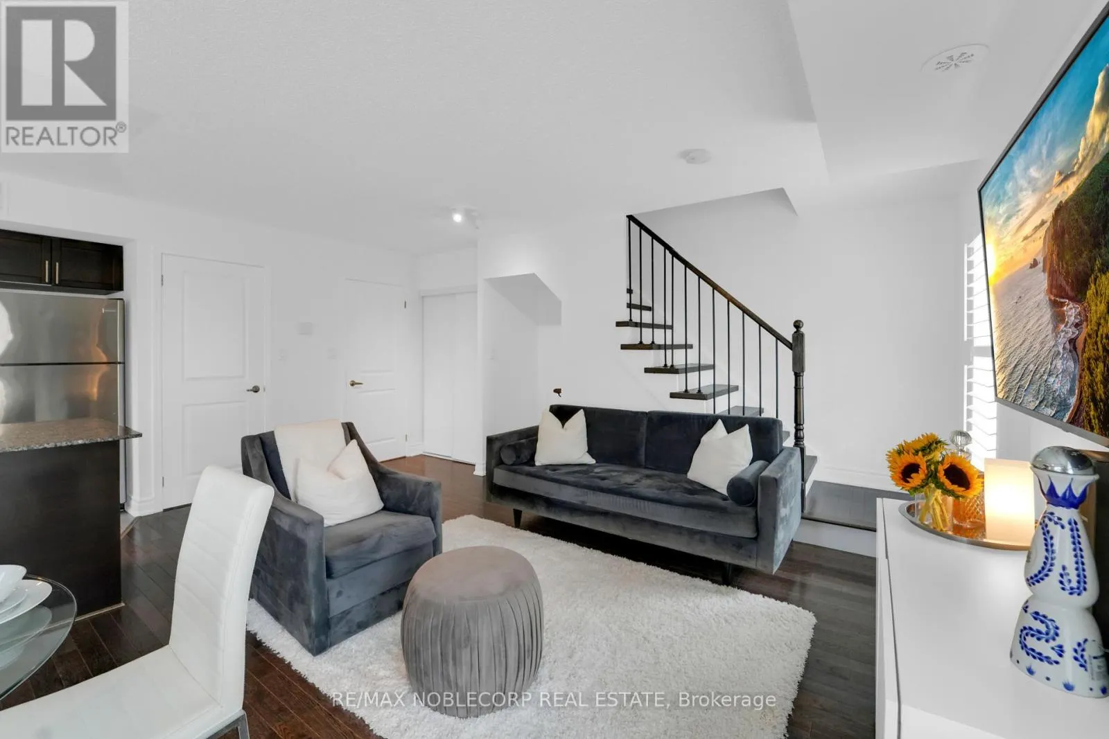 239 - 13 FOUNDRY AVENUE