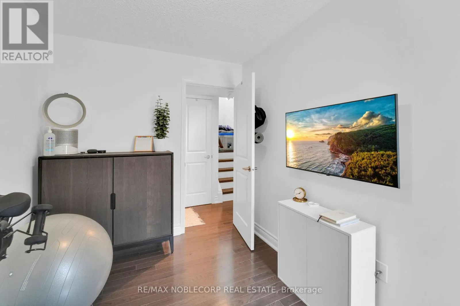 239 - 13 FOUNDRY AVENUE