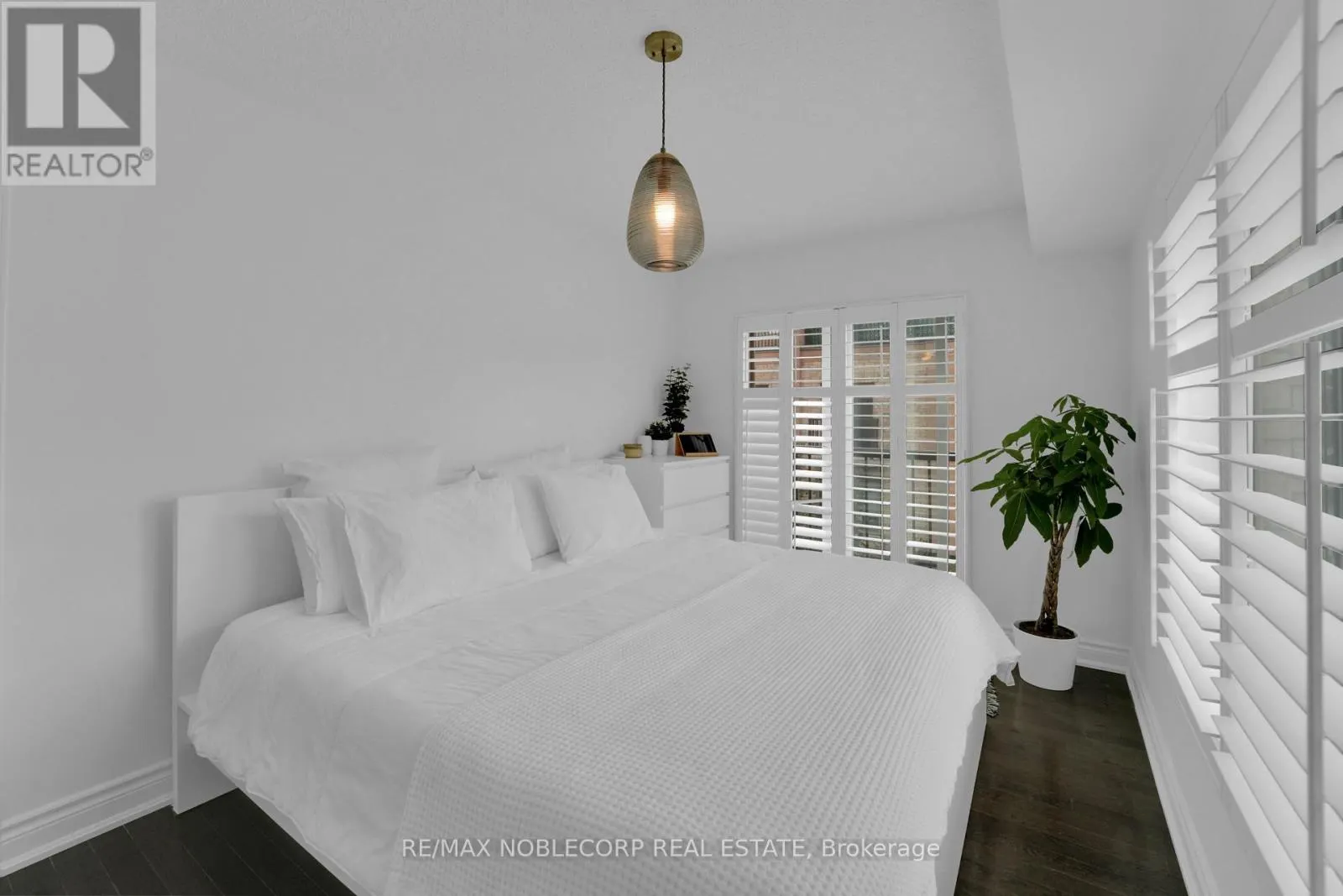 239 - 13 FOUNDRY AVENUE