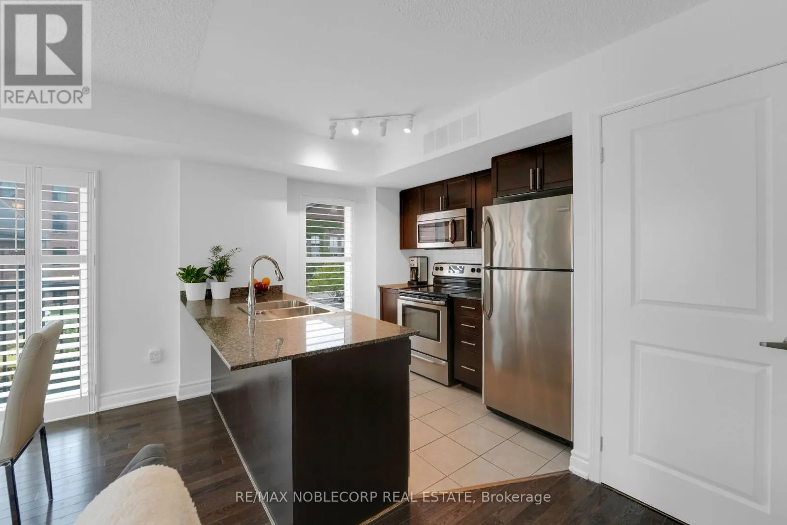 239 - 13 FOUNDRY AVENUE