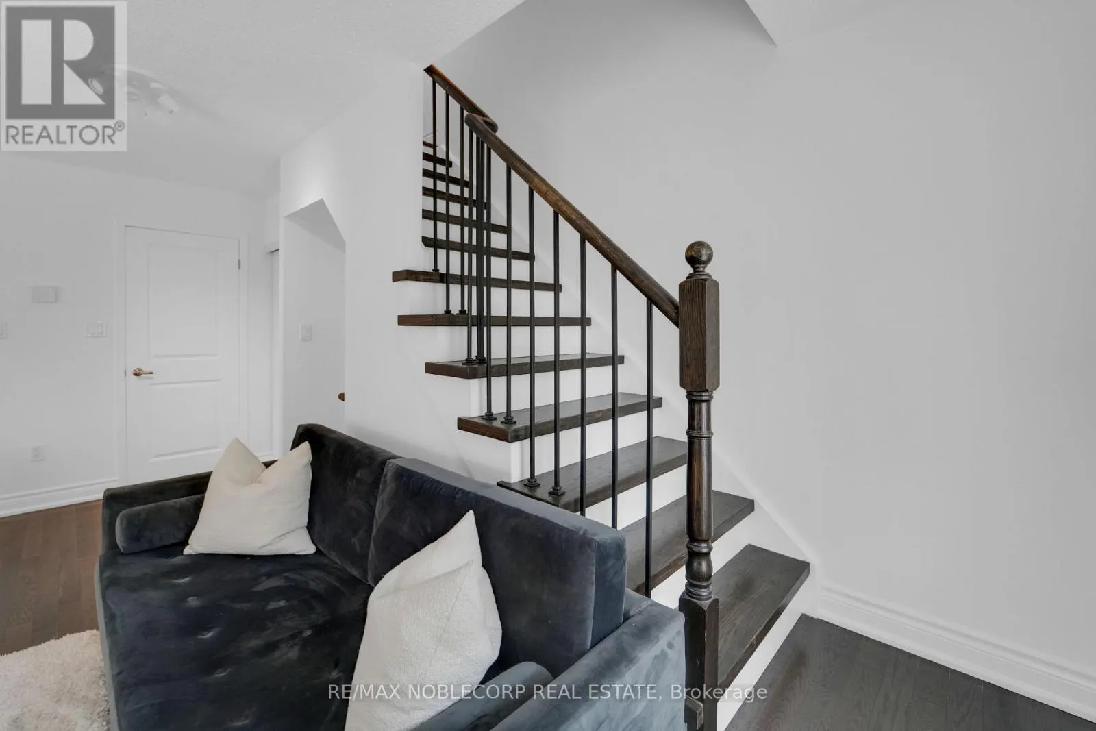 239 - 13 FOUNDRY AVENUE