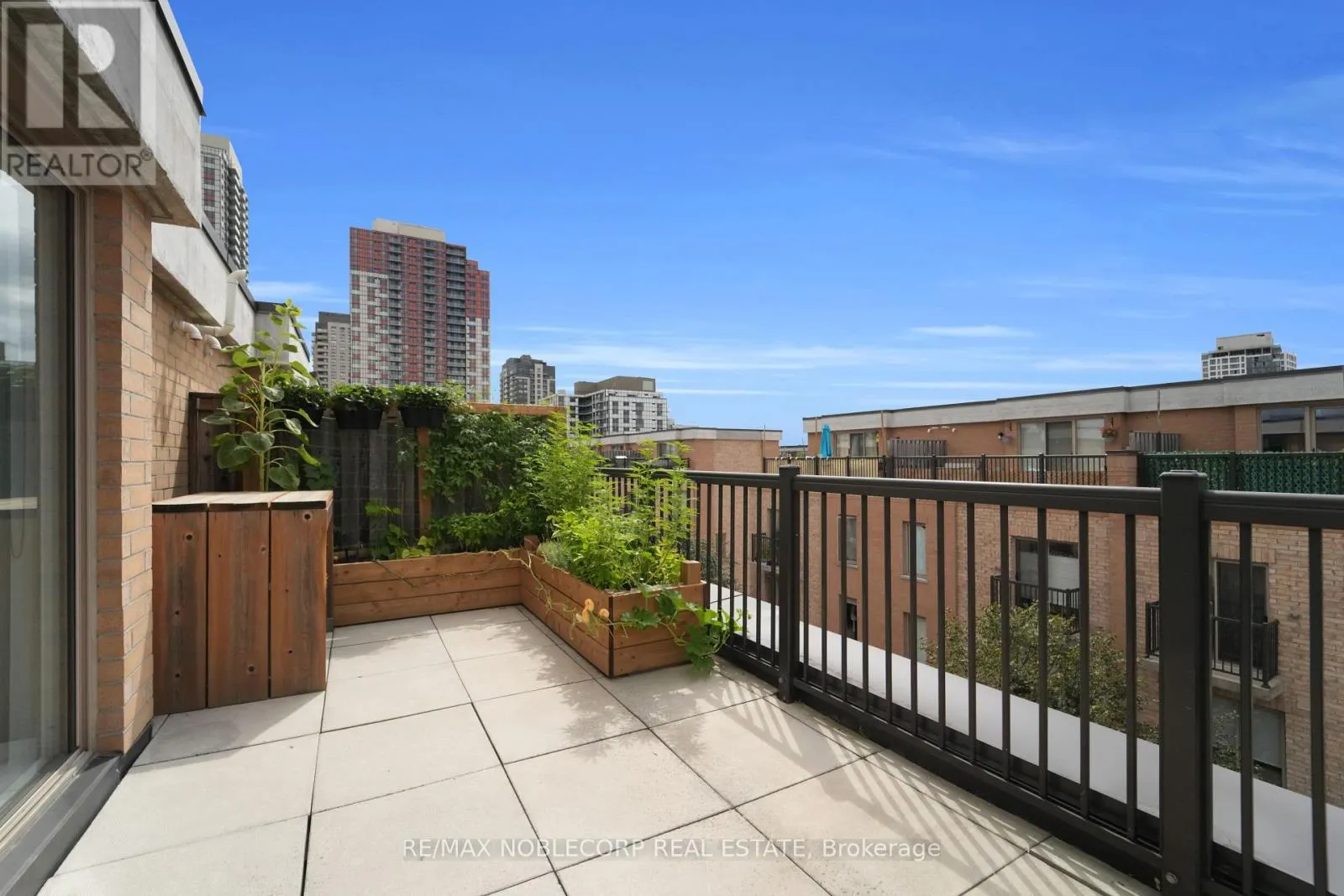 239 - 13 FOUNDRY AVENUE