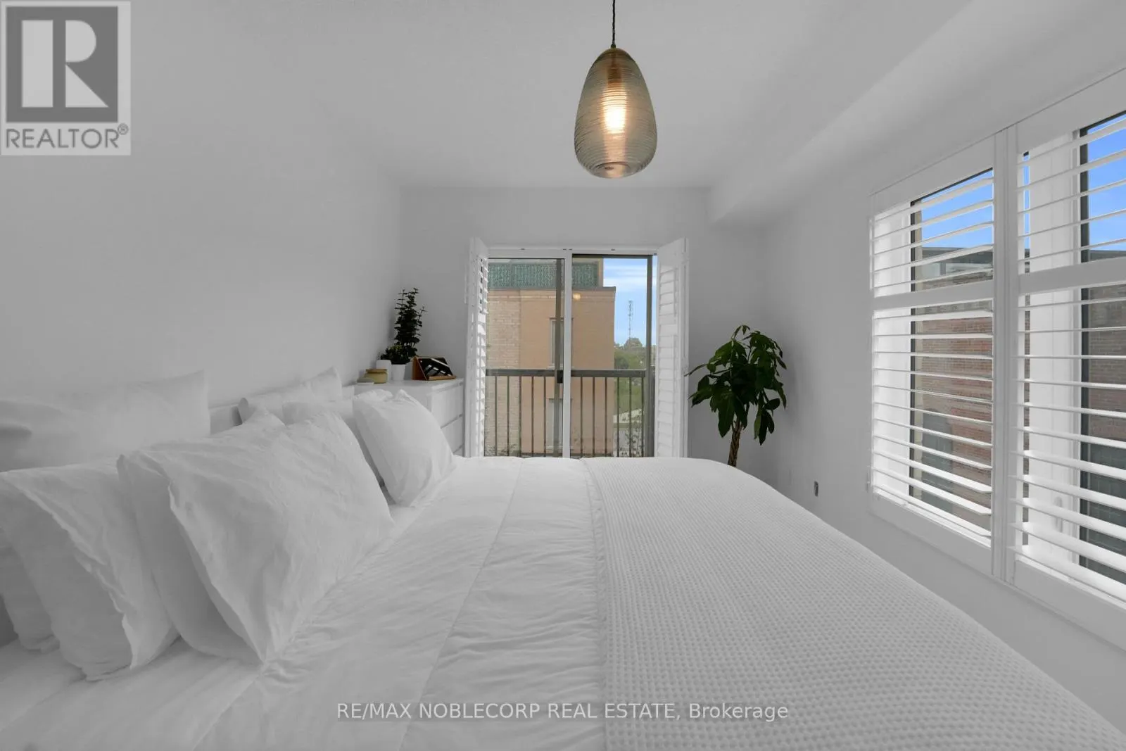 239 - 13 FOUNDRY AVENUE