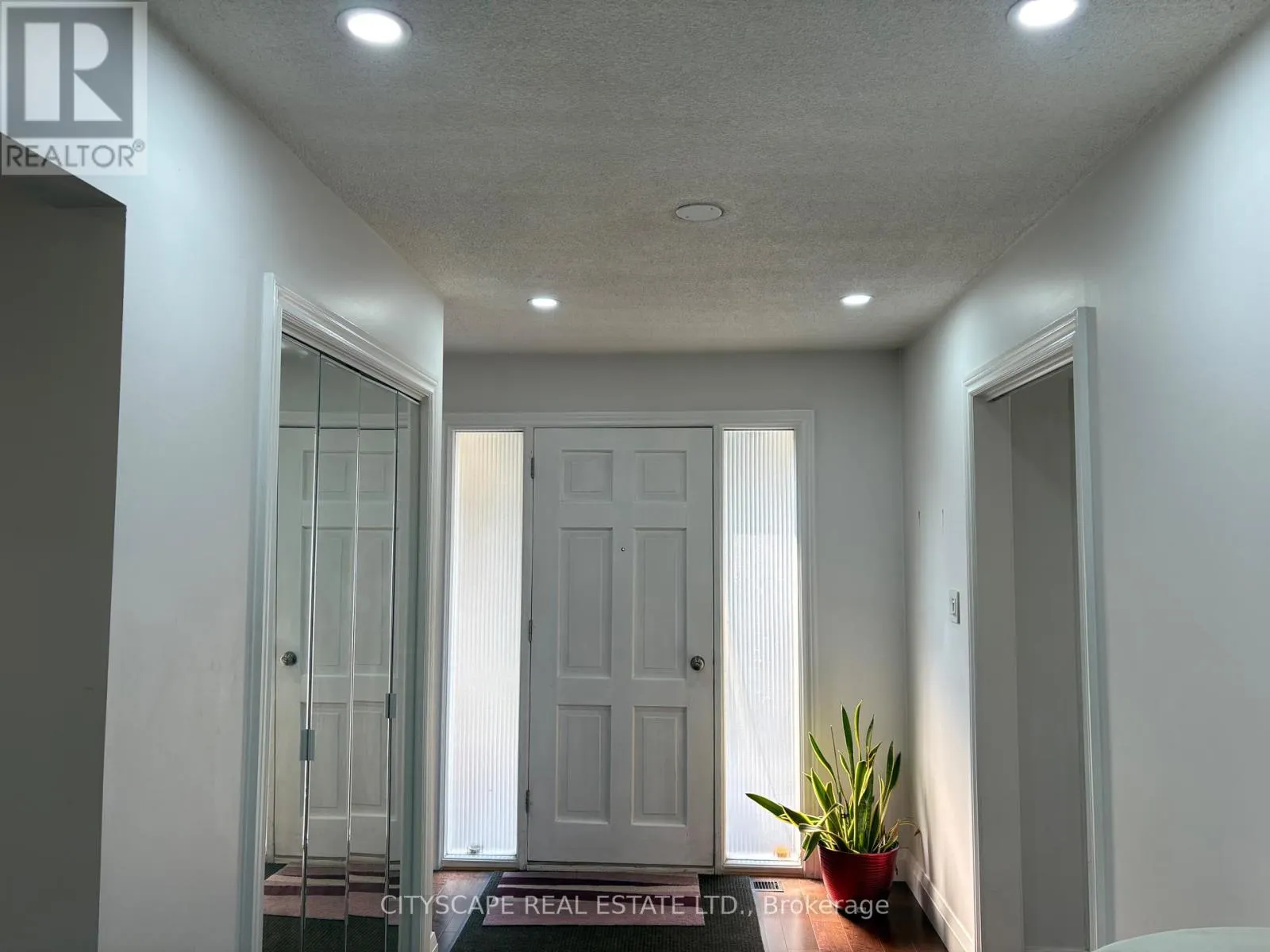 UPPER UNIT ONLY - 14 GUEST STREET