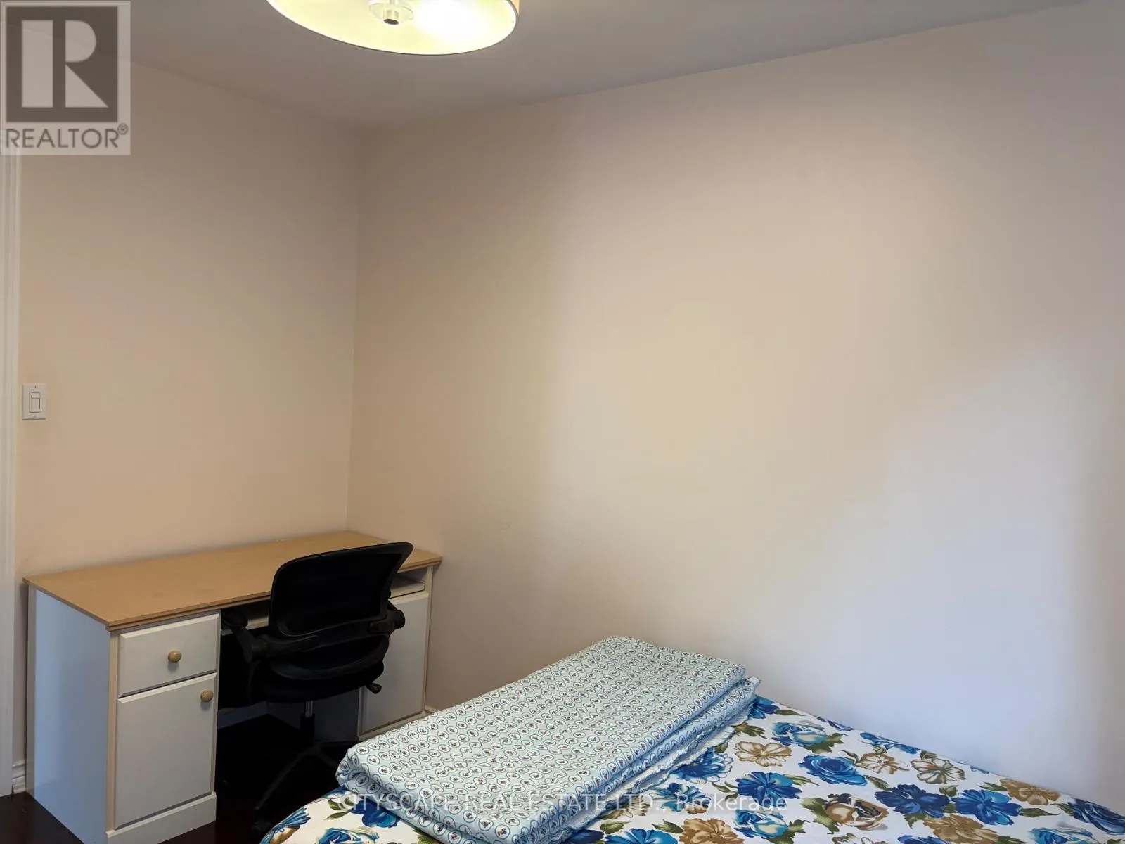 UPPER UNIT ONLY - 14 GUEST STREET