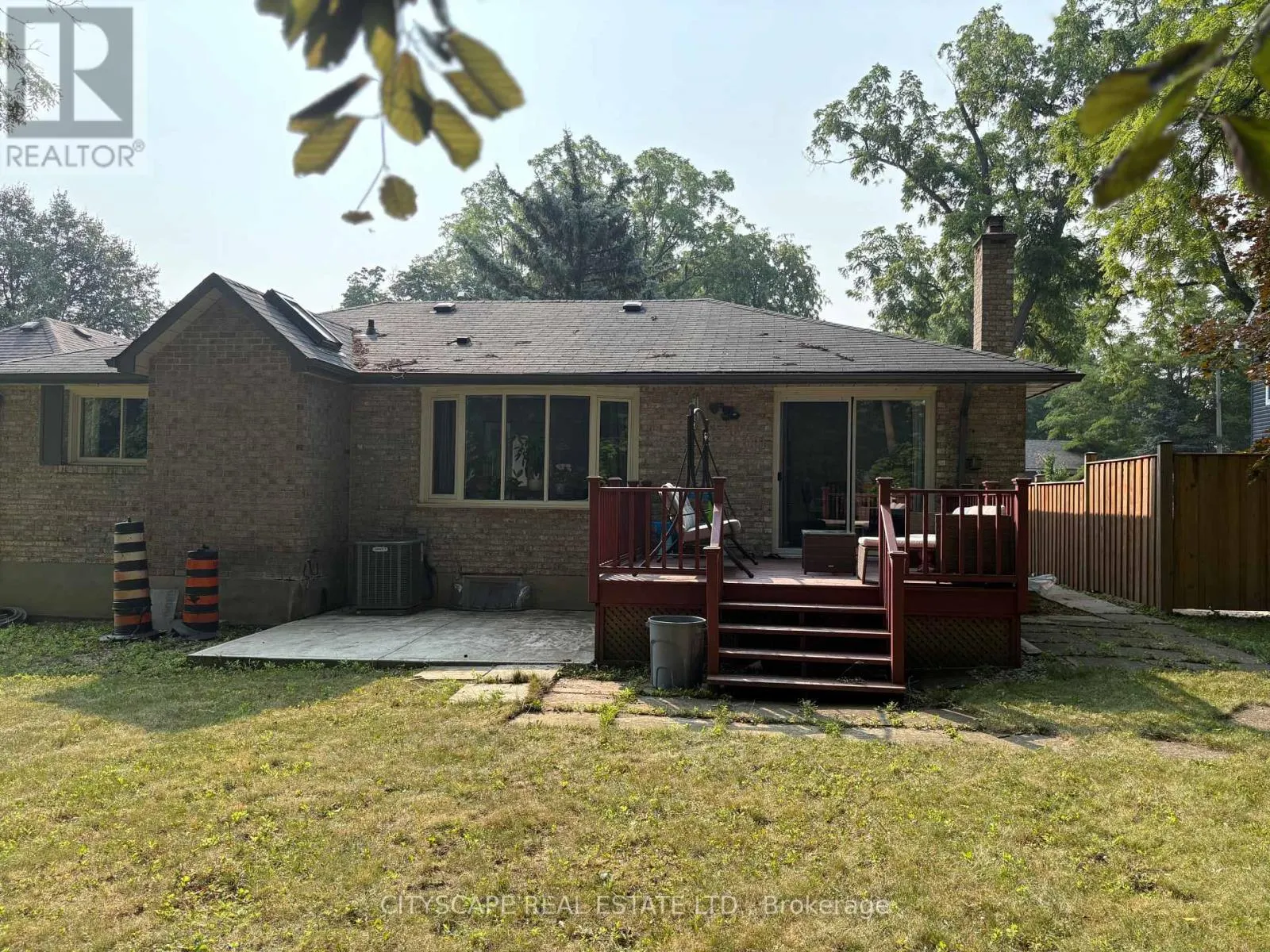 UPPER UNIT ONLY - 14 GUEST STREET