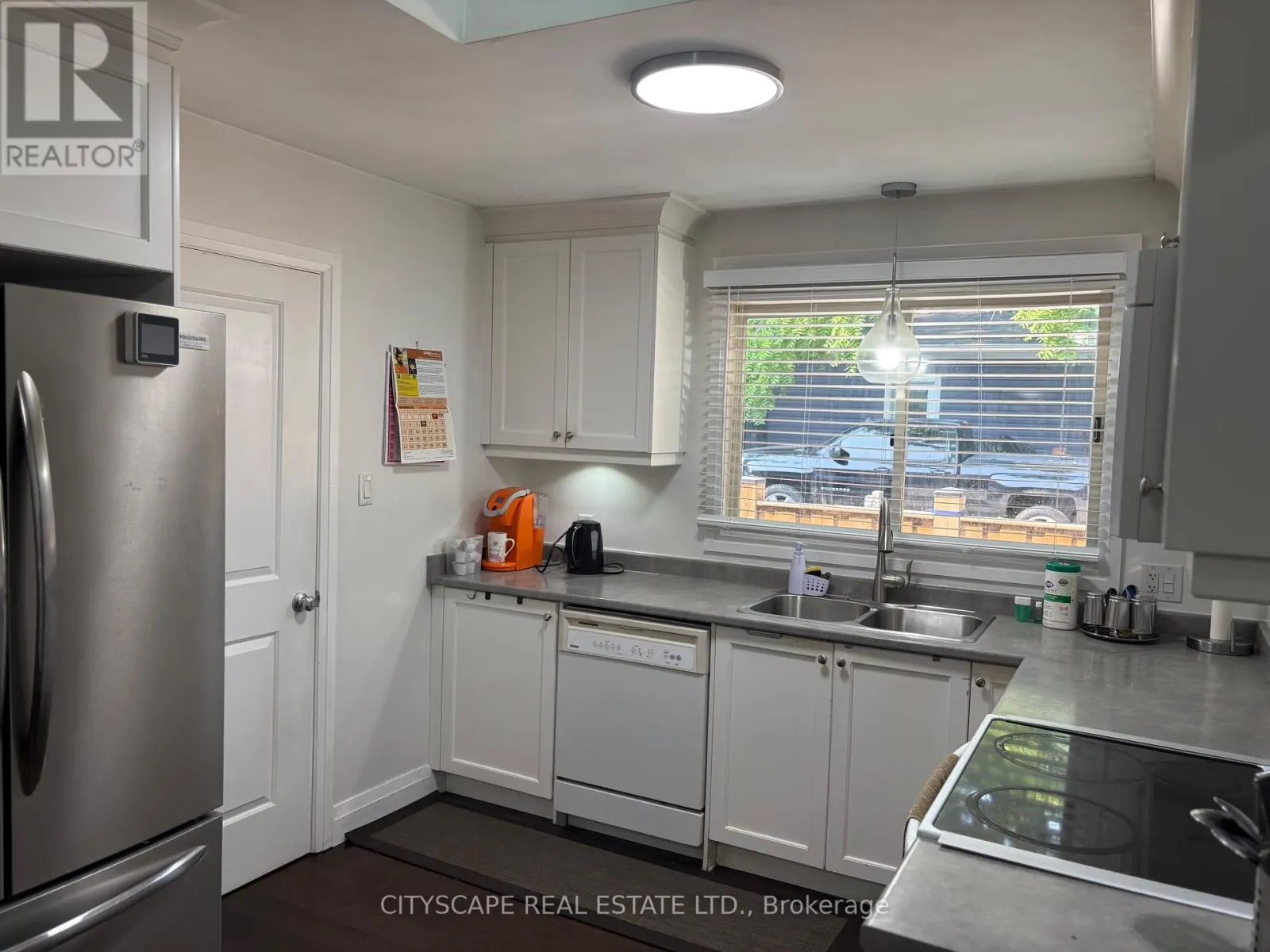 UPPER UNIT ONLY - 14 GUEST STREET