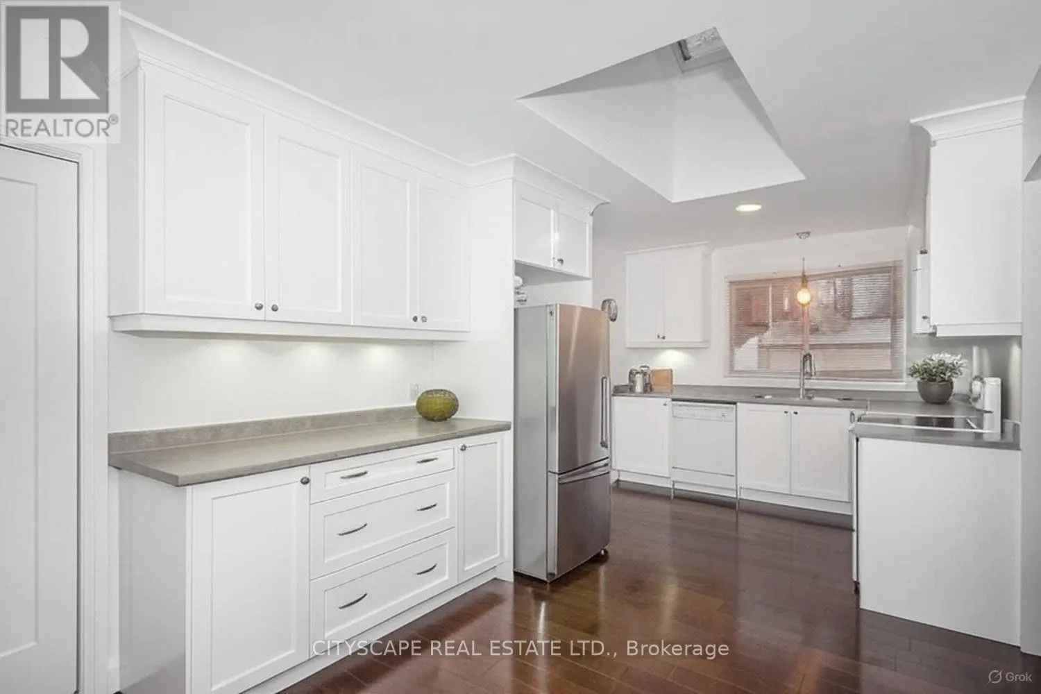 UPPER UNIT ONLY - 14 GUEST STREET