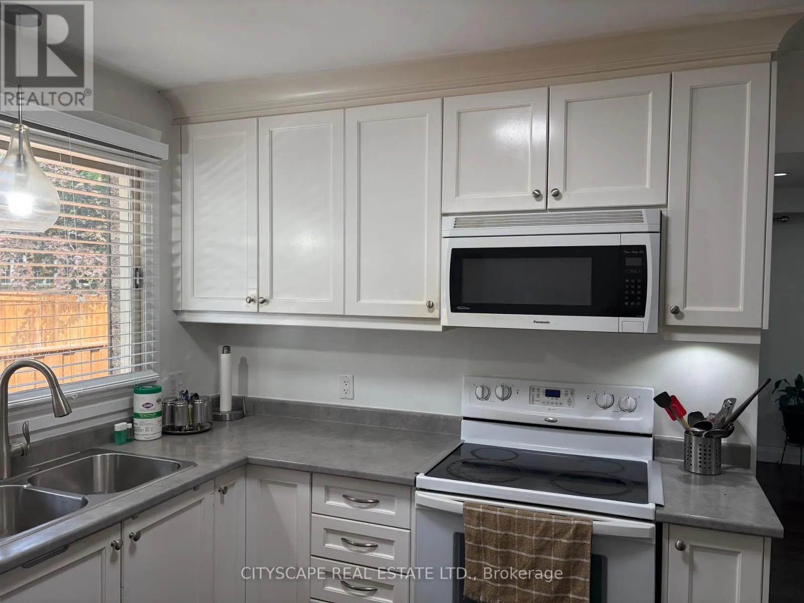 UPPER UNIT ONLY - 14 GUEST STREET