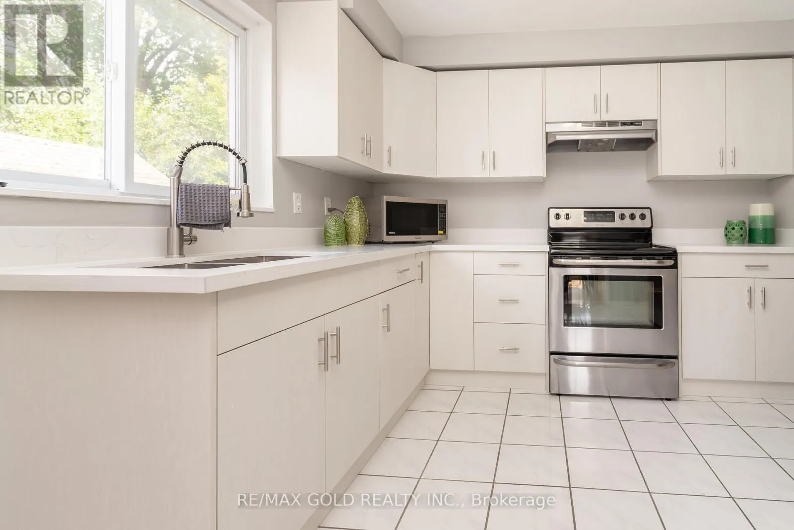 66 DANESBURY CRESCENT