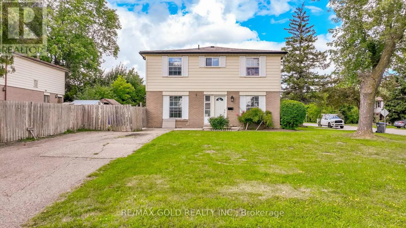 66 DANESBURY CRESCENT