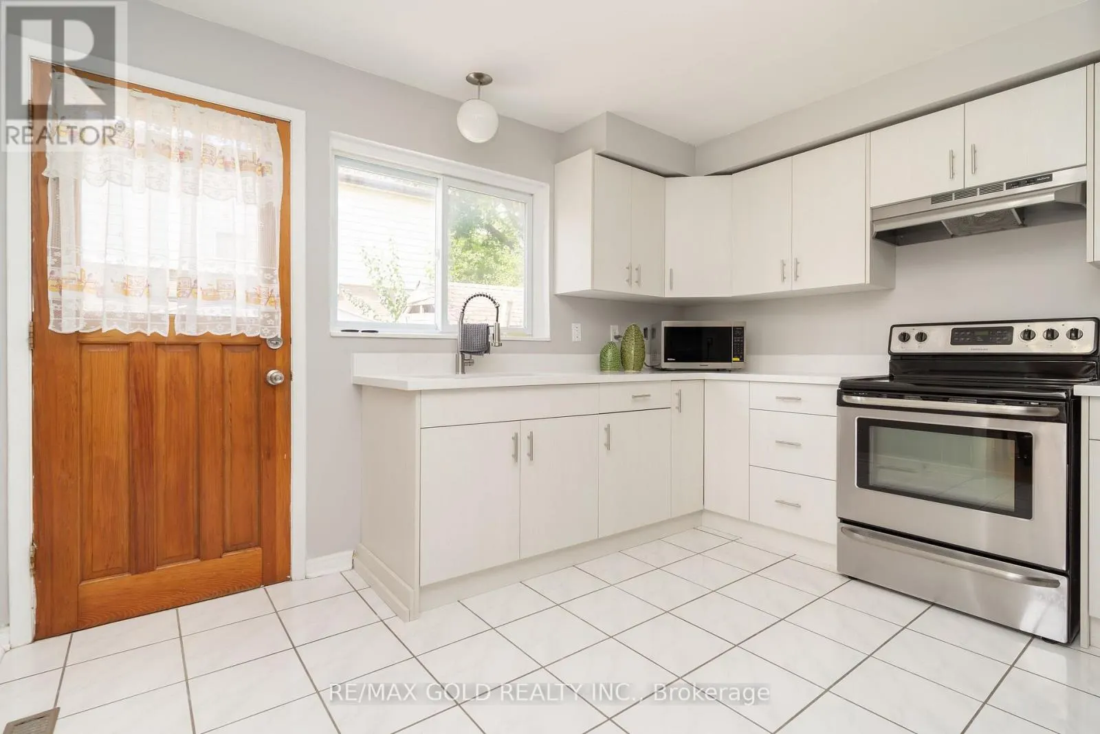 66 DANESBURY CRESCENT