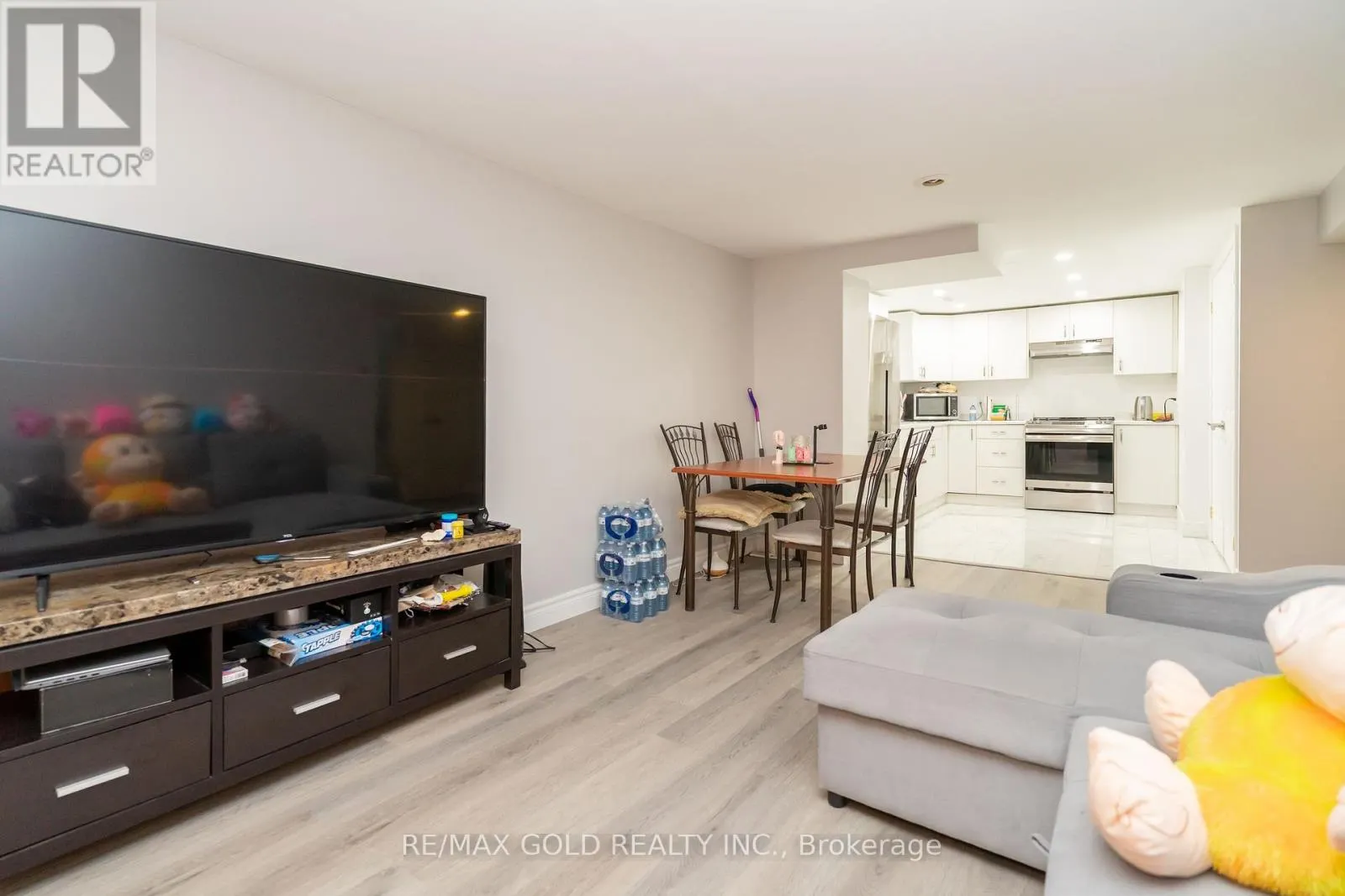66 DANESBURY CRESCENT