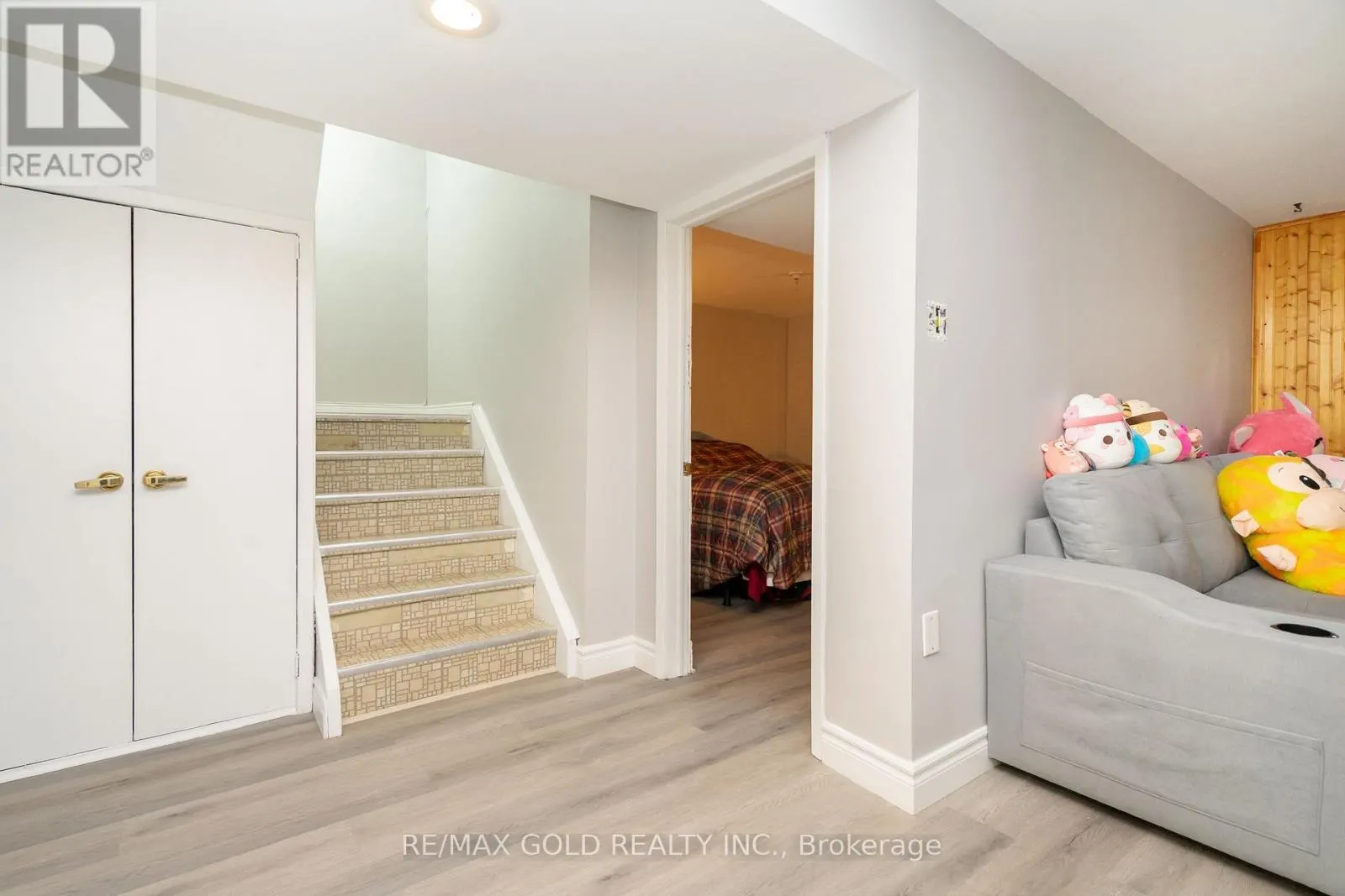 66 DANESBURY CRESCENT