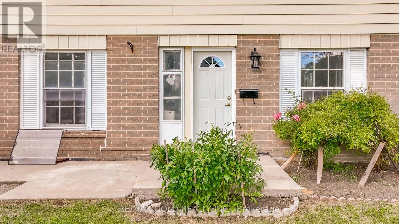 66 DANESBURY CRESCENT