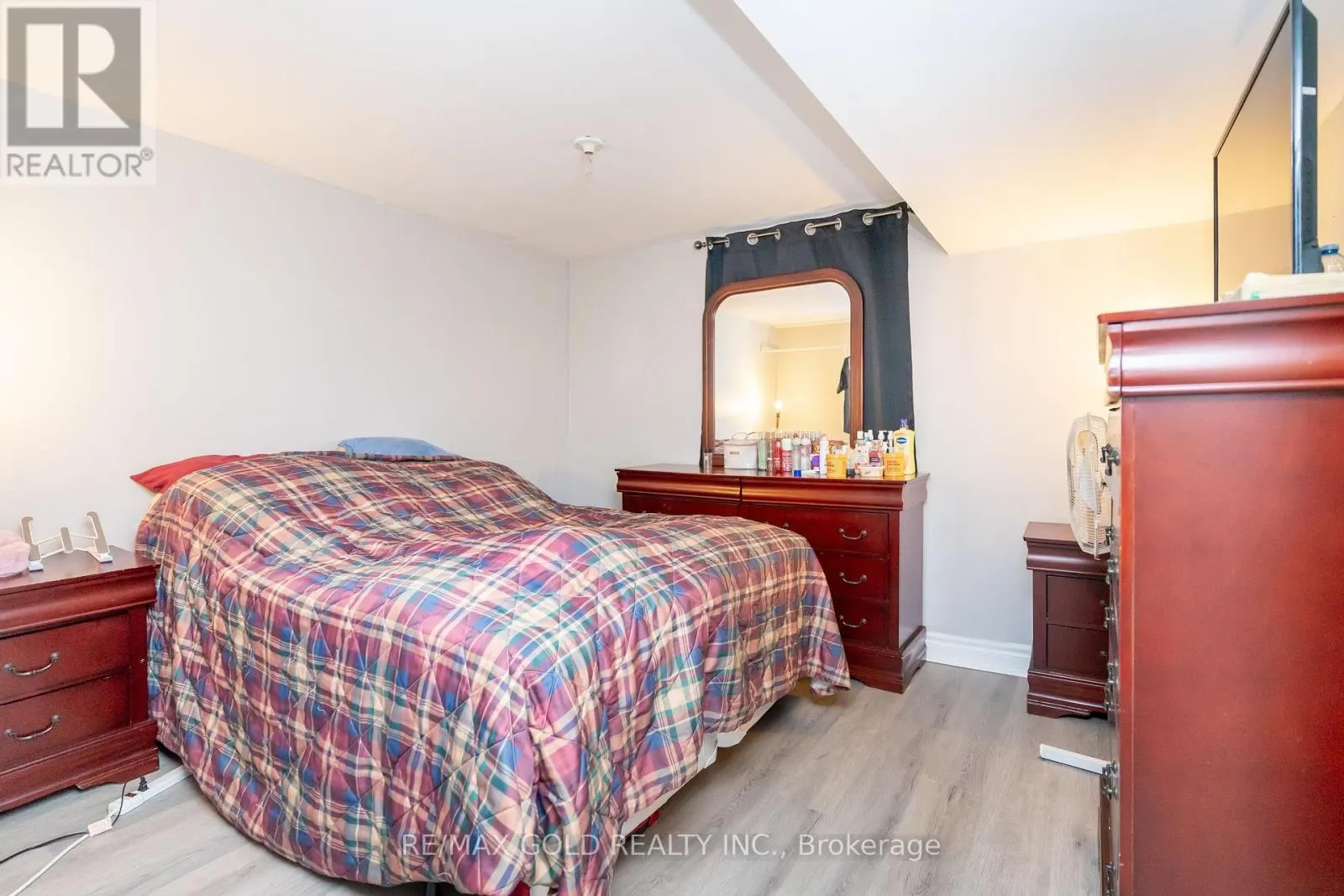 66 DANESBURY CRESCENT