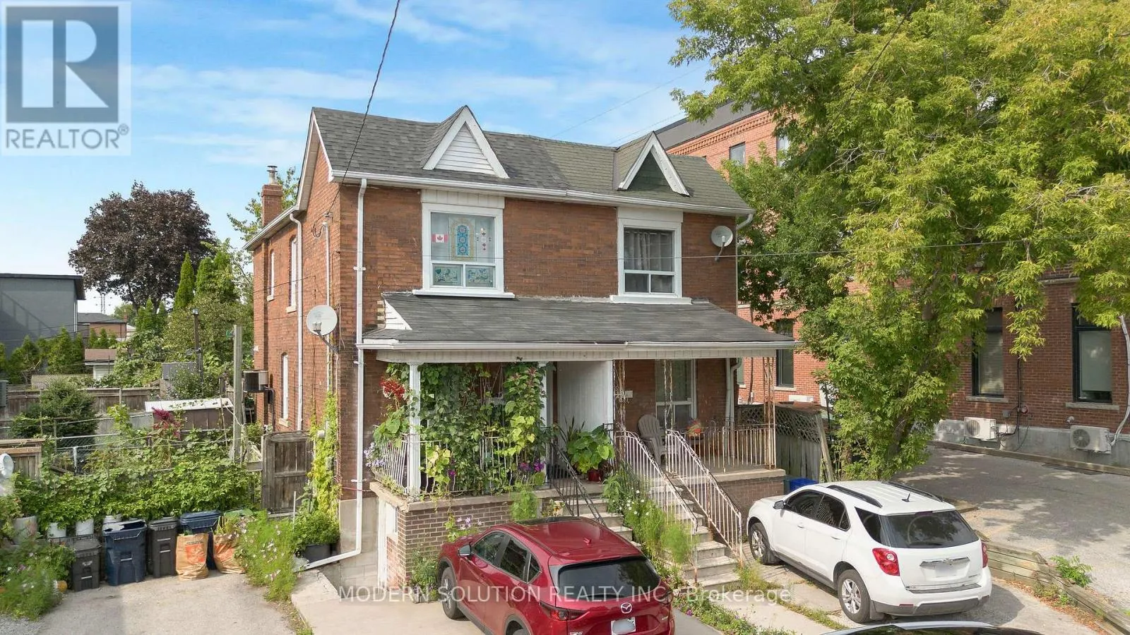 2 ROCKWELL AVENUE