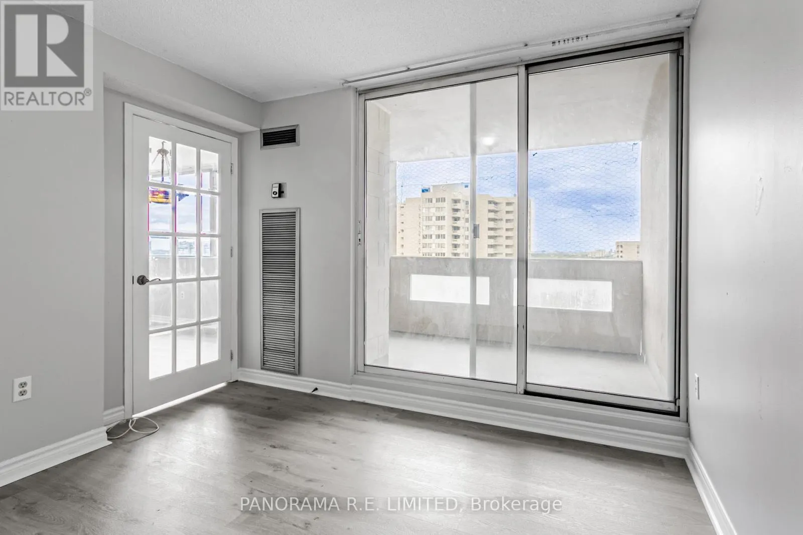 1904 - 3590 KANEFF CRESCENT