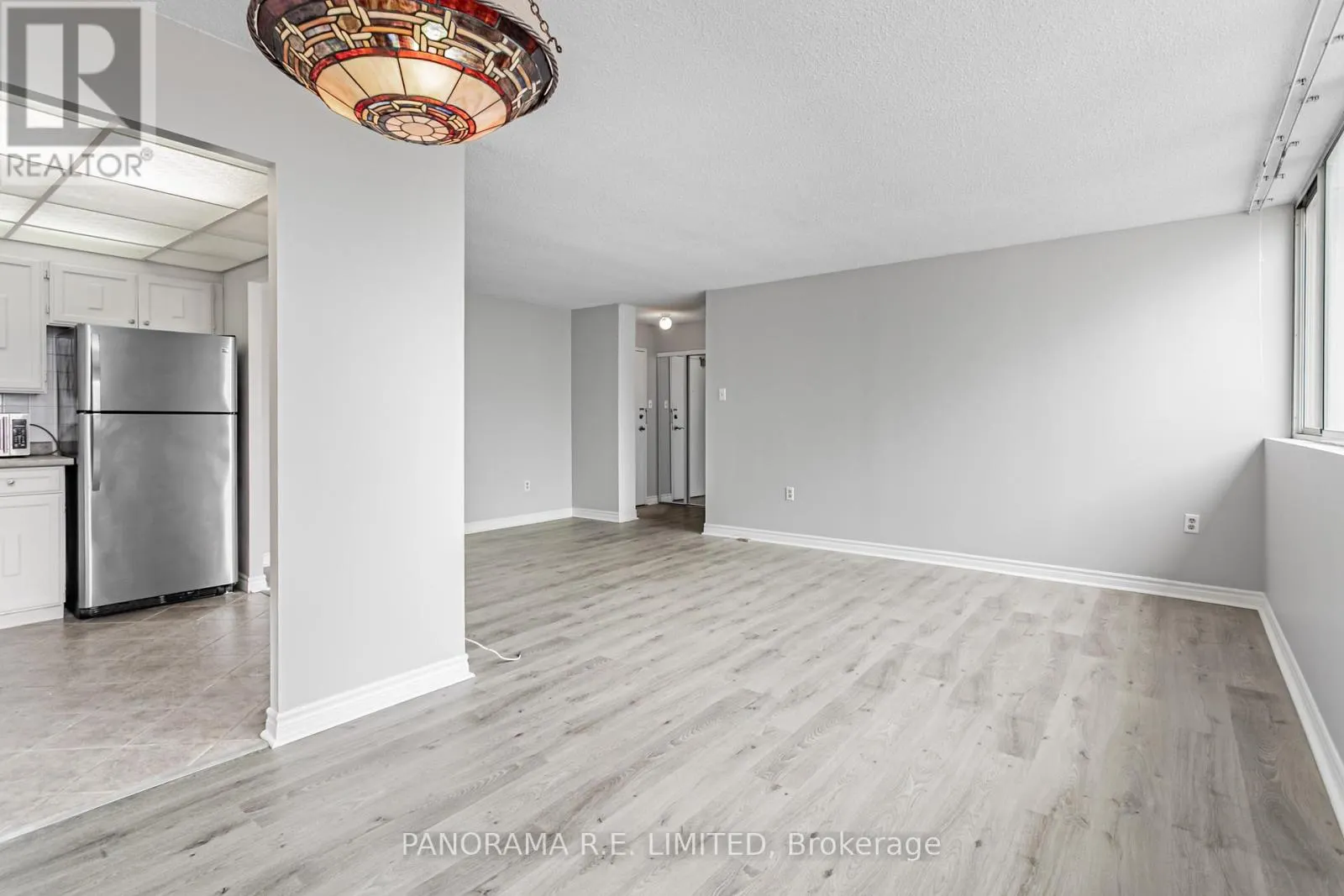 1904 - 3590 KANEFF CRESCENT