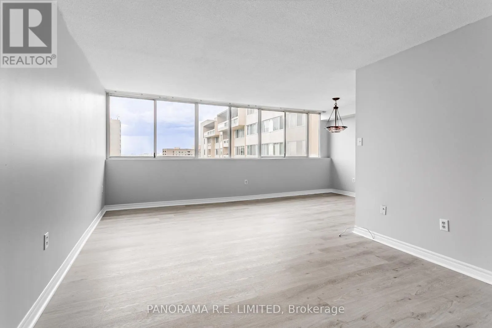 1904 - 3590 KANEFF CRESCENT