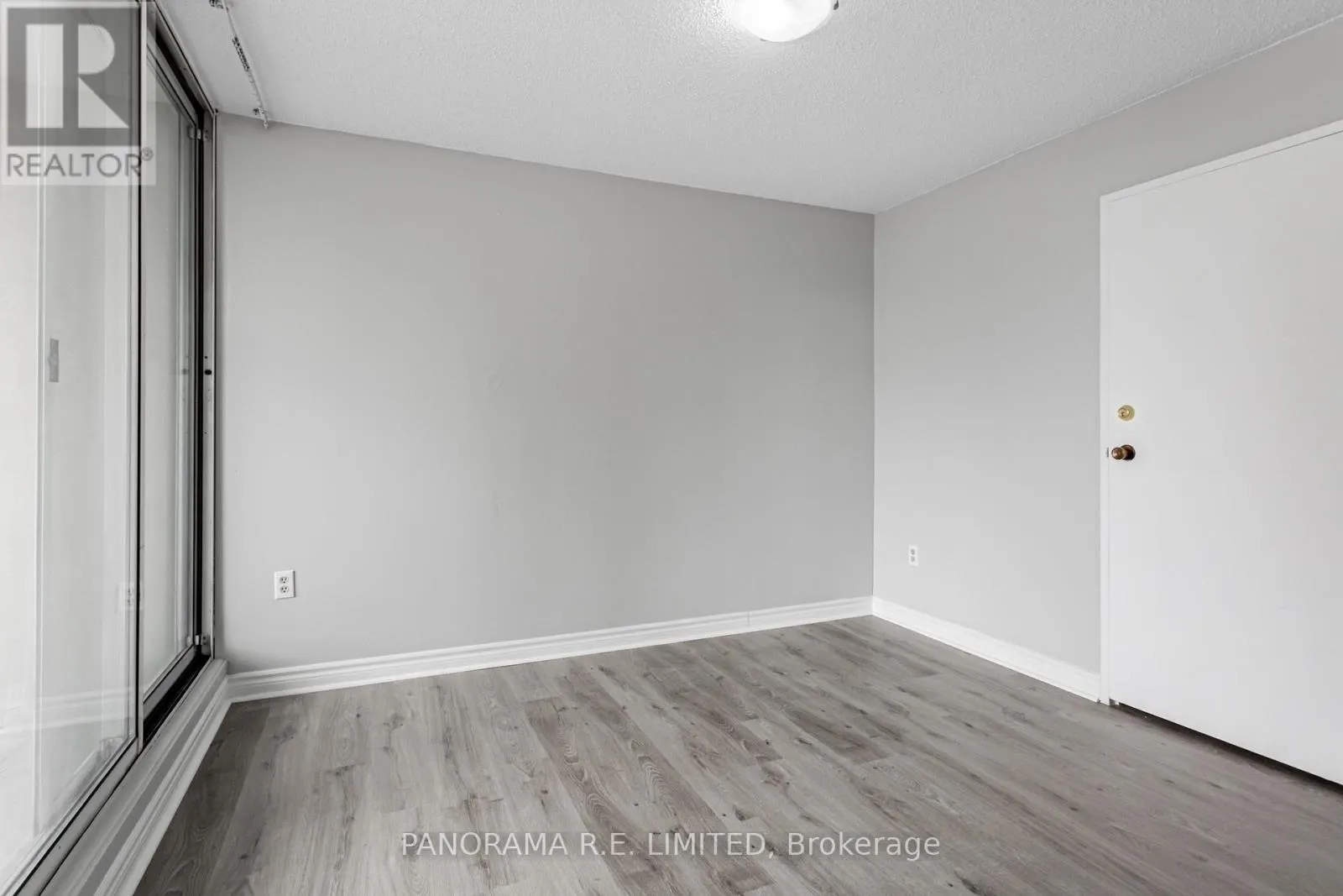 1904 - 3590 KANEFF CRESCENT