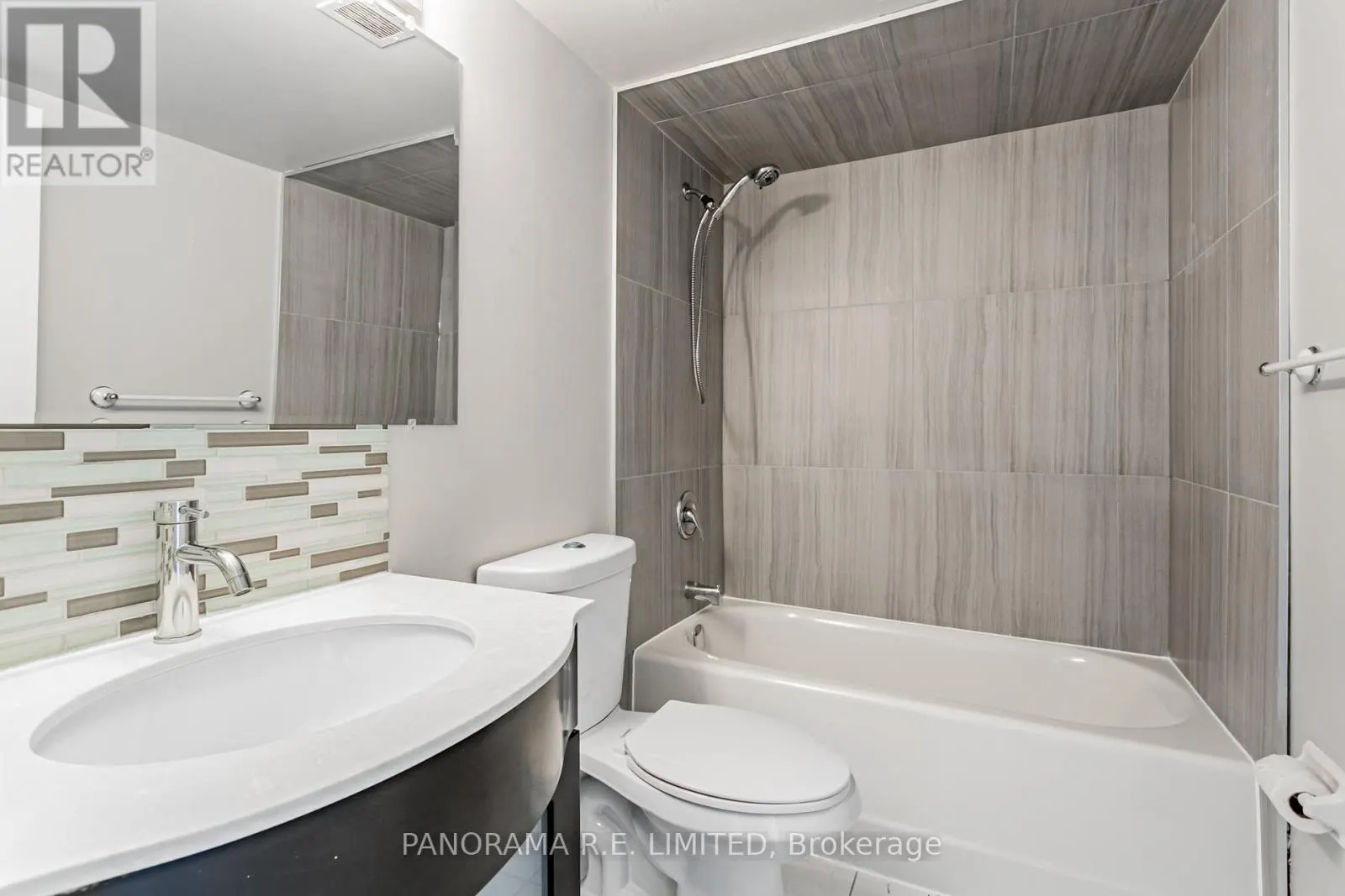 1904 - 3590 KANEFF CRESCENT