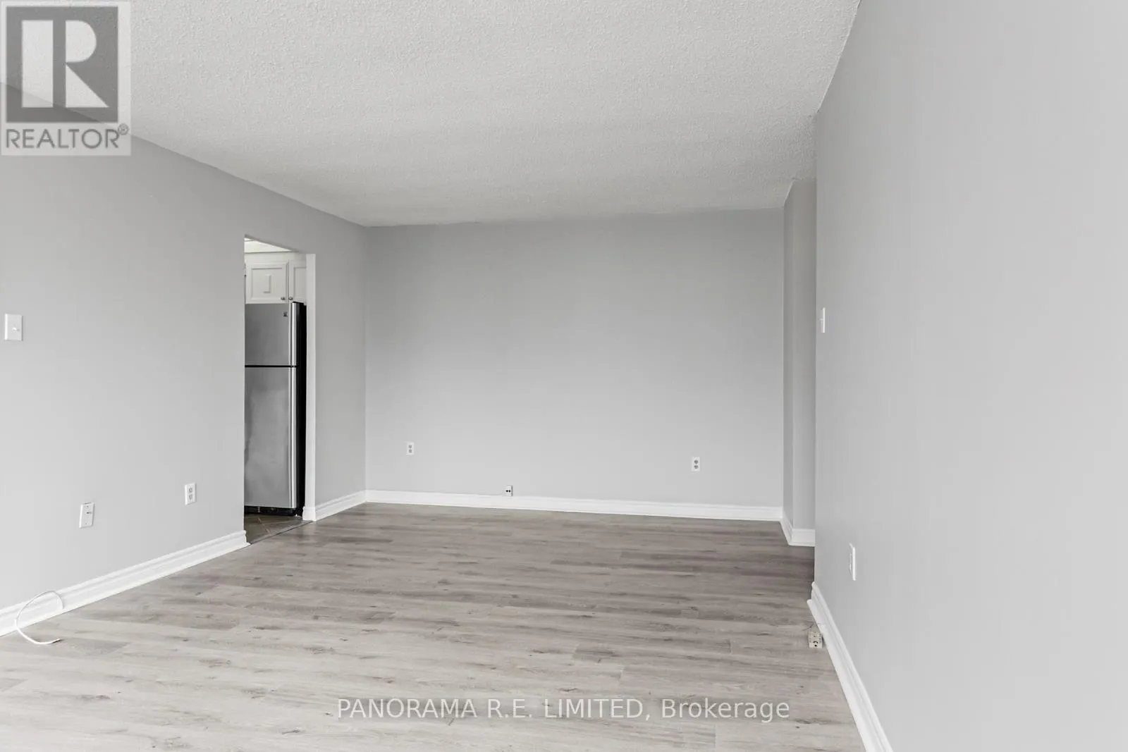1904 - 3590 KANEFF CRESCENT