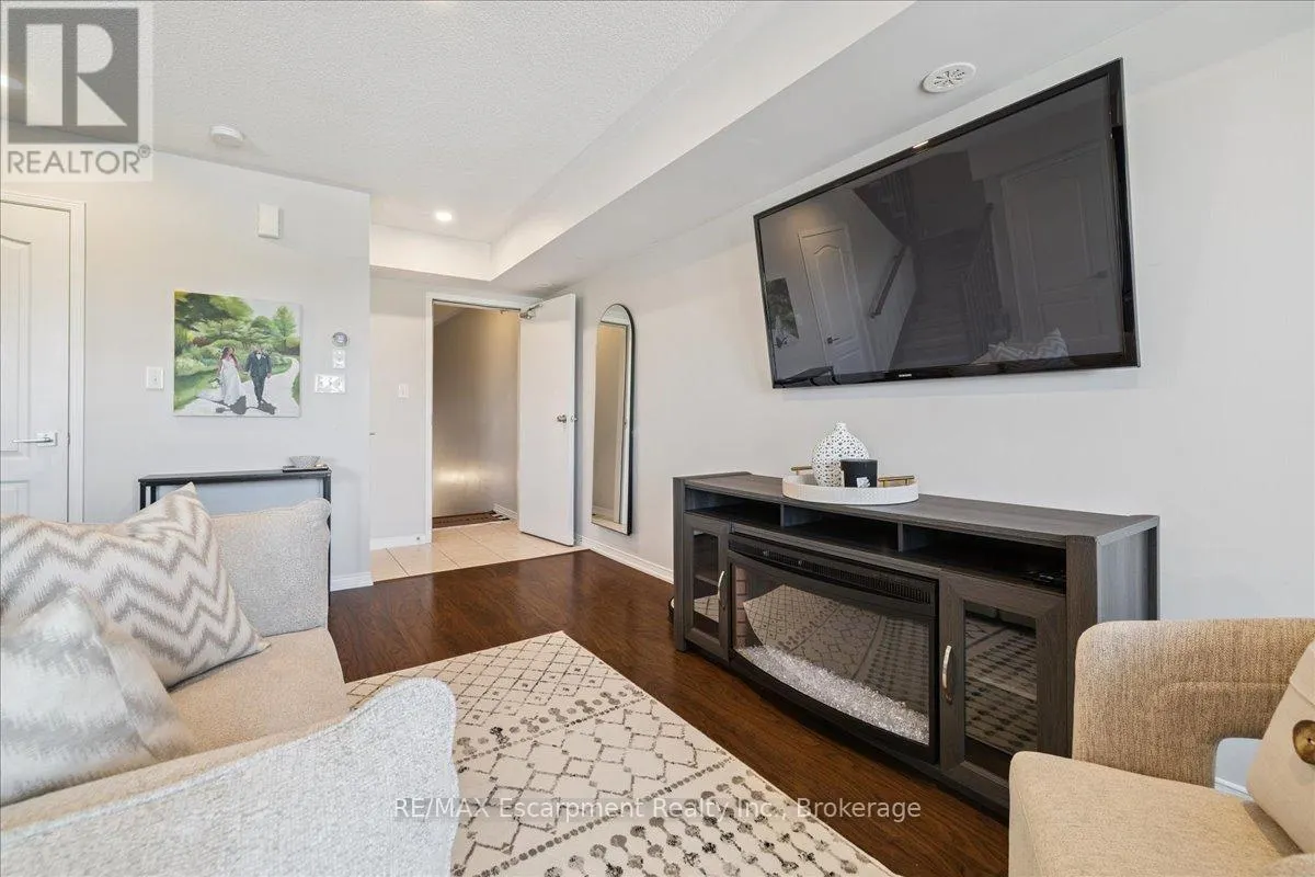 17 - 2508 POST ROAD, #17
