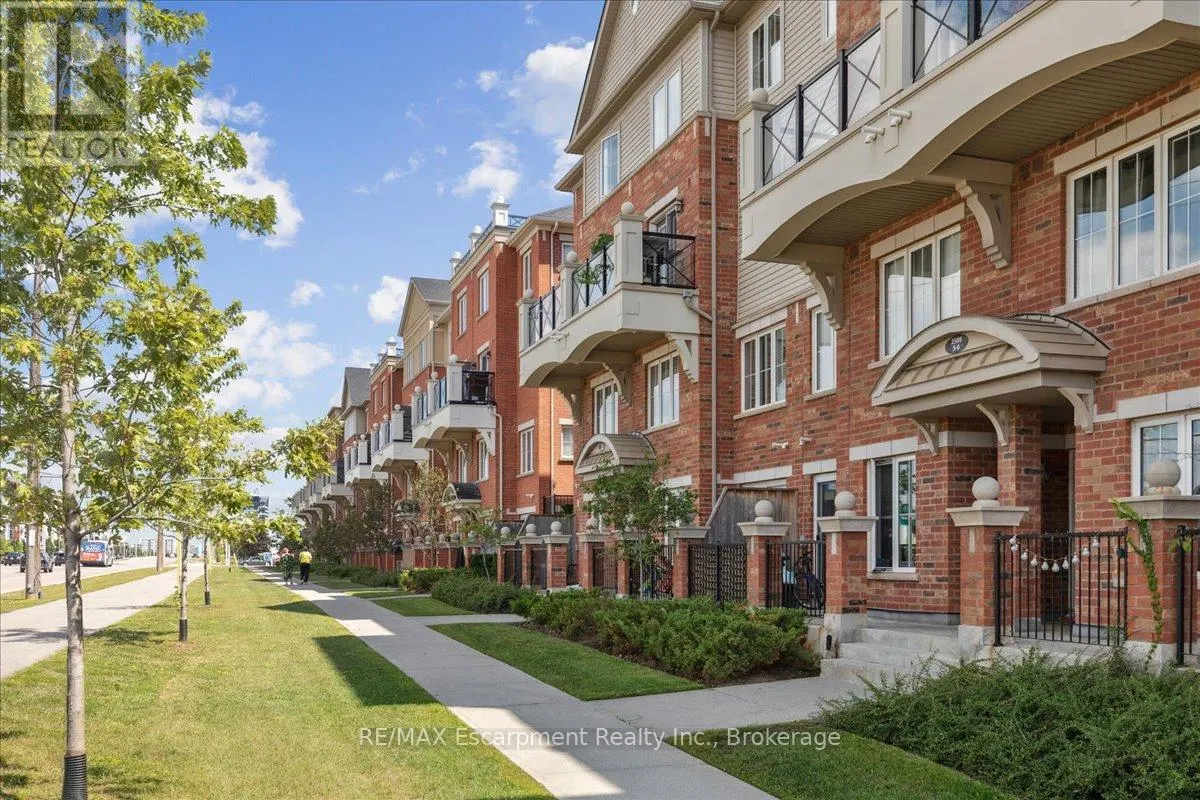 17 - 2508 POST ROAD, #17