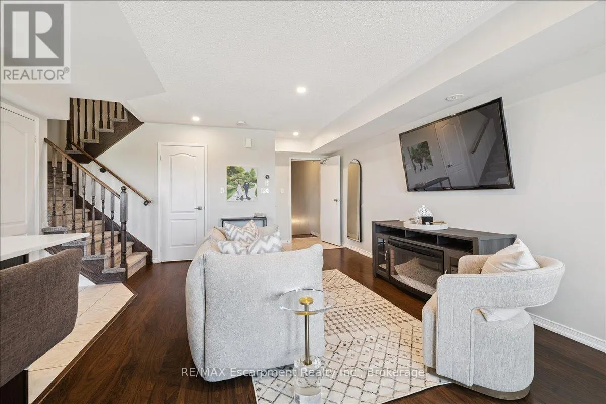 17 - 2508 POST ROAD, #17