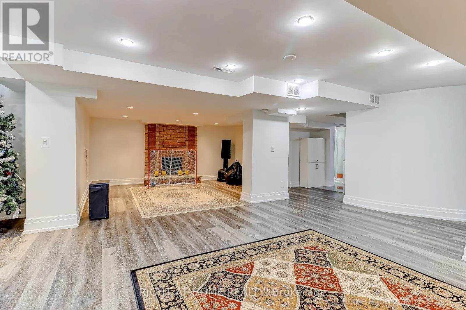 1016 RED PINE CRESCENT