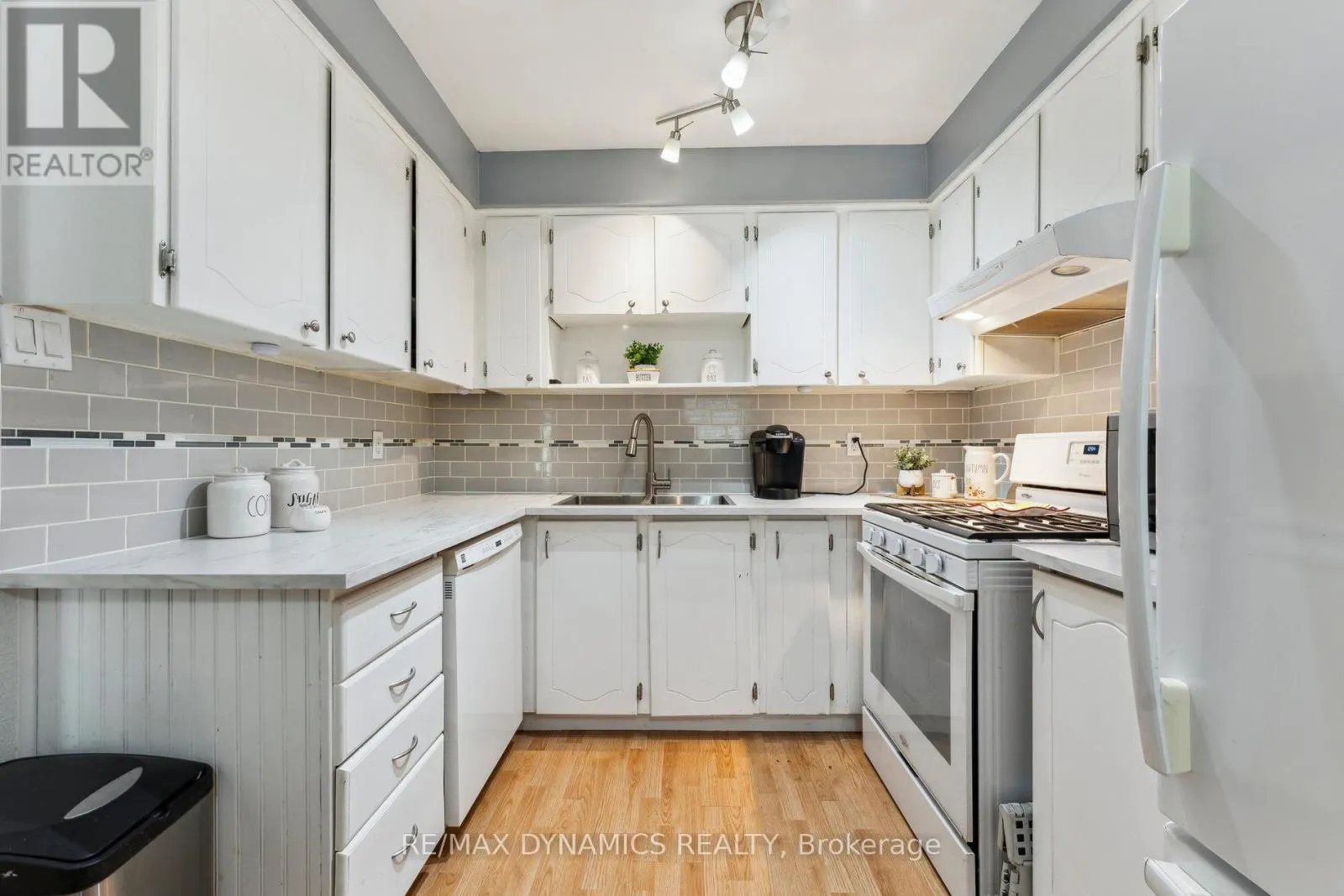 82 LYNDEN CIRCLE