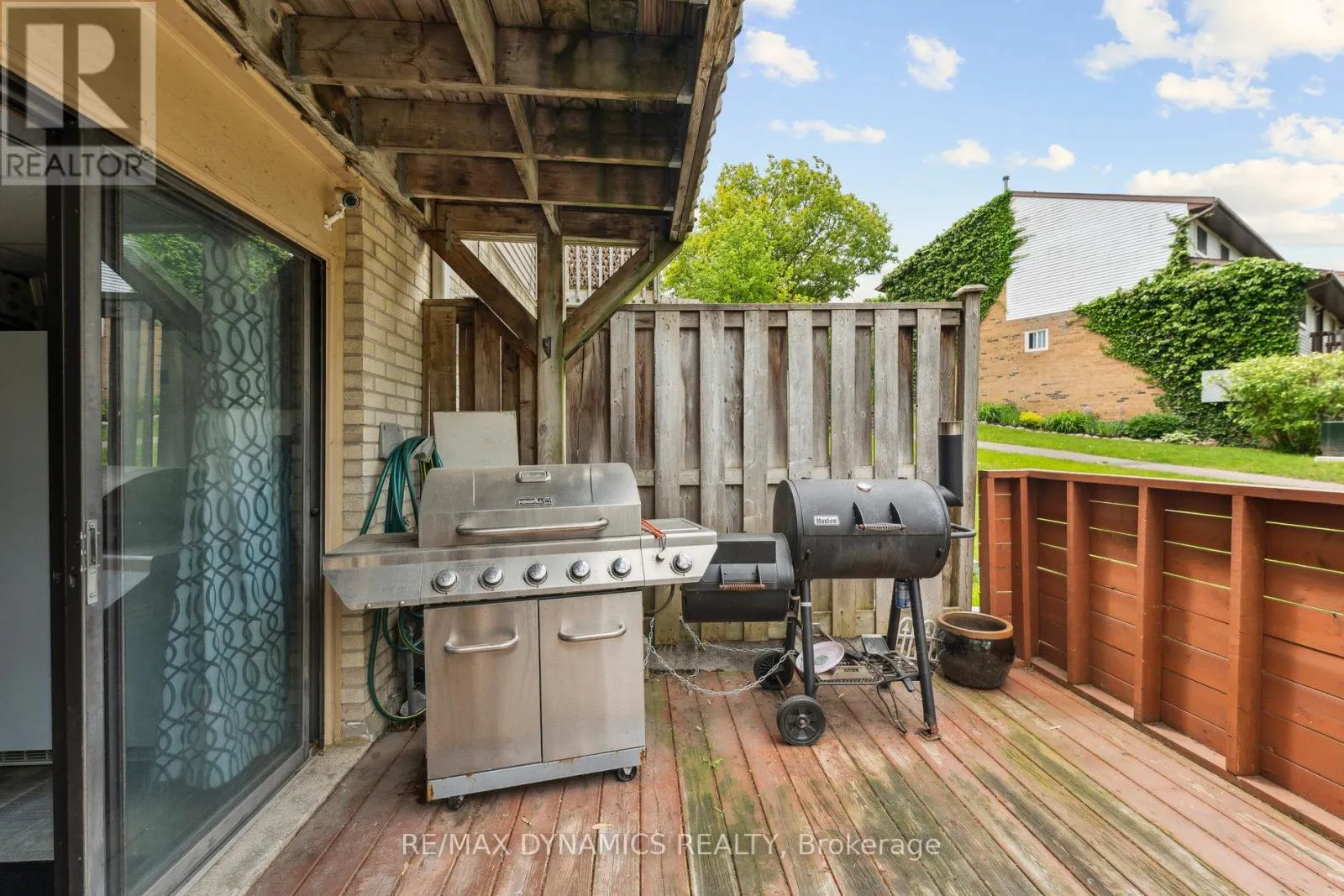 82 LYNDEN CIRCLE