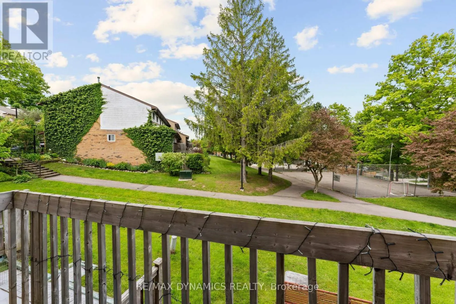 82 LYNDEN CIRCLE