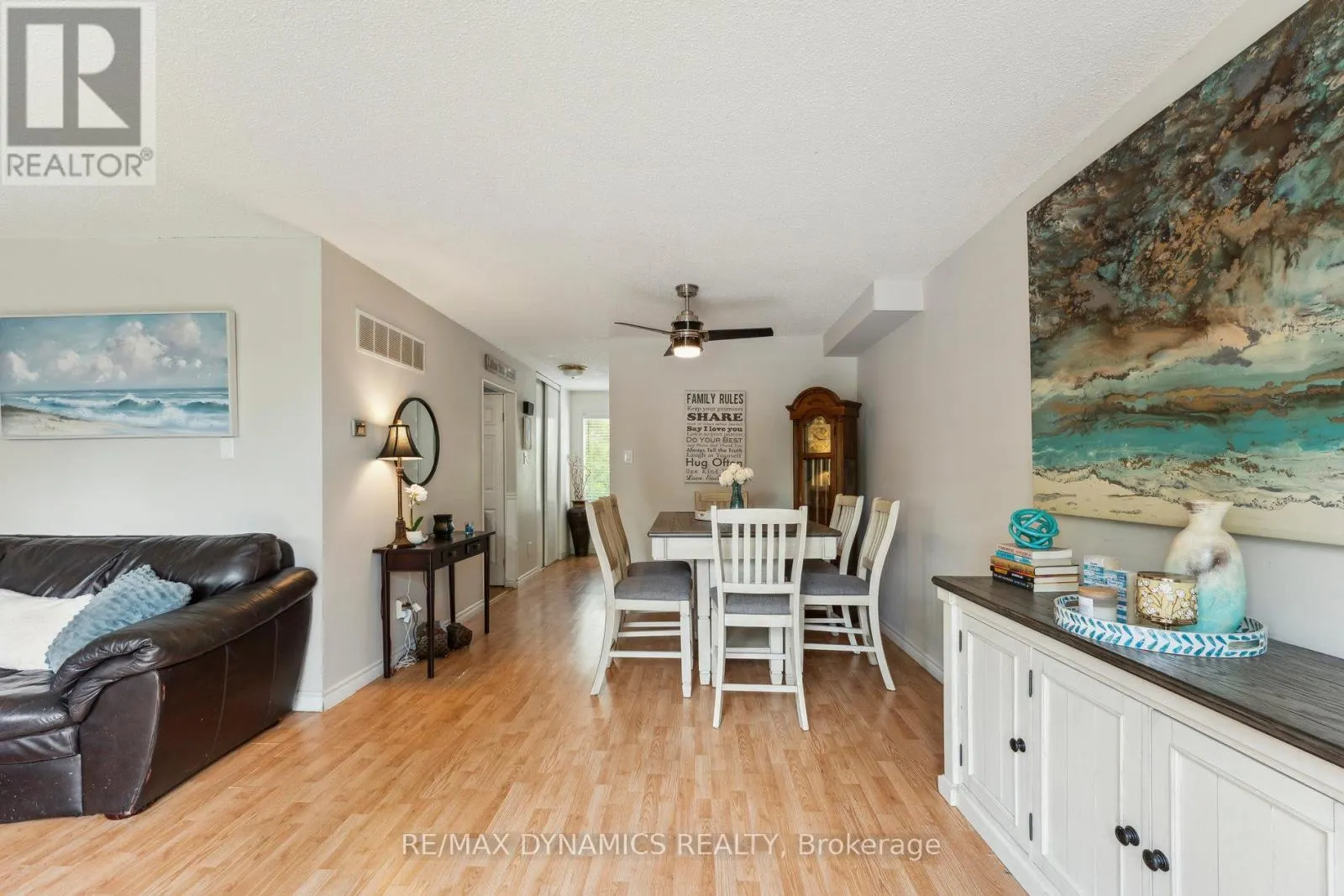 82 LYNDEN CIRCLE