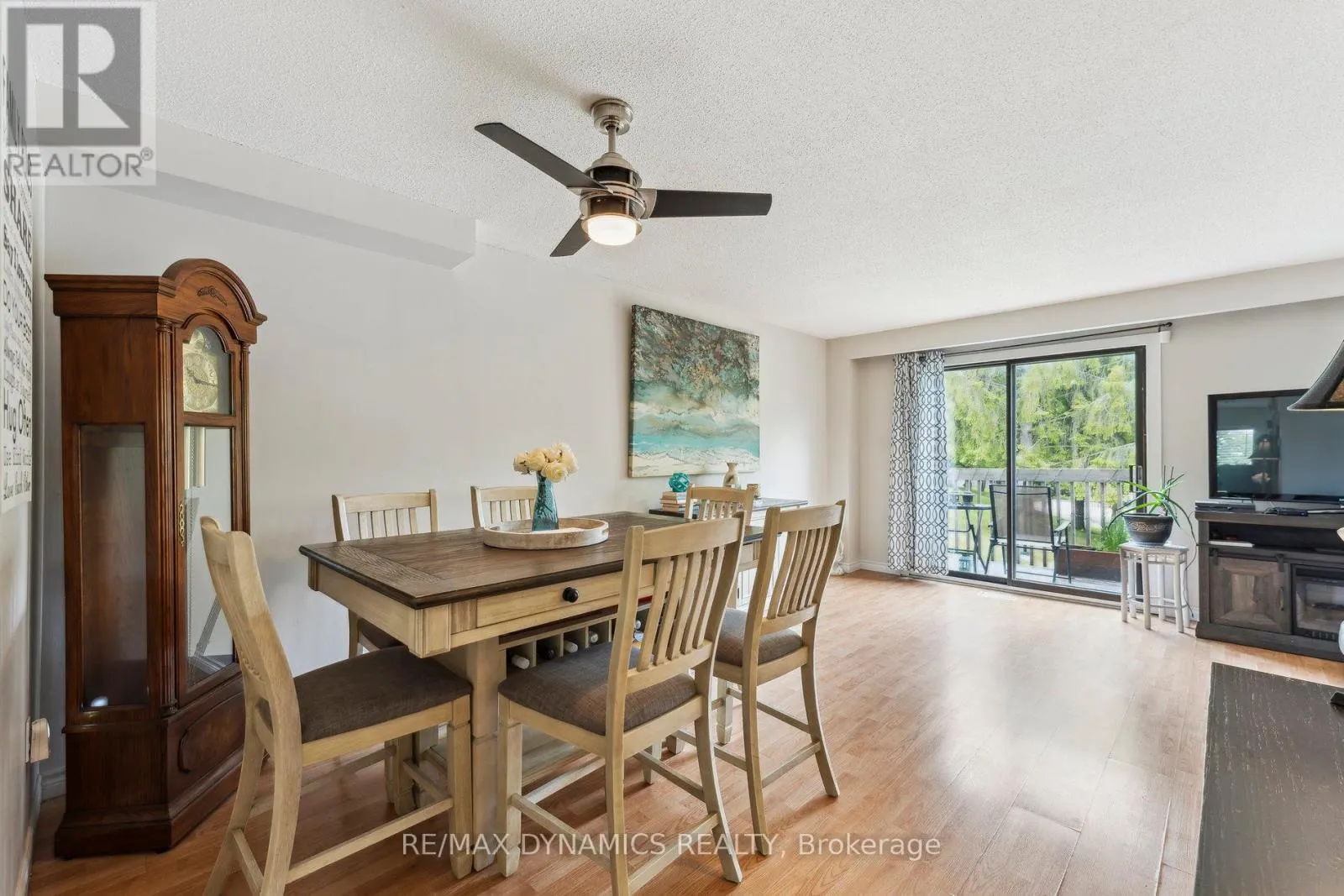 82 LYNDEN CIRCLE