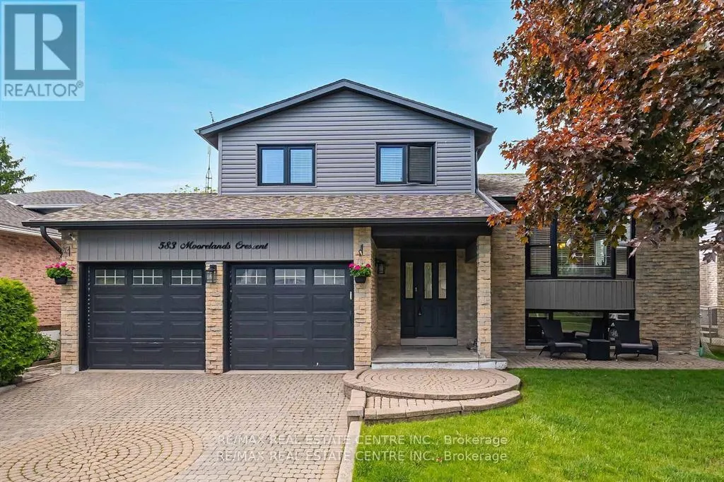583 MOORELANDS CRESCENT