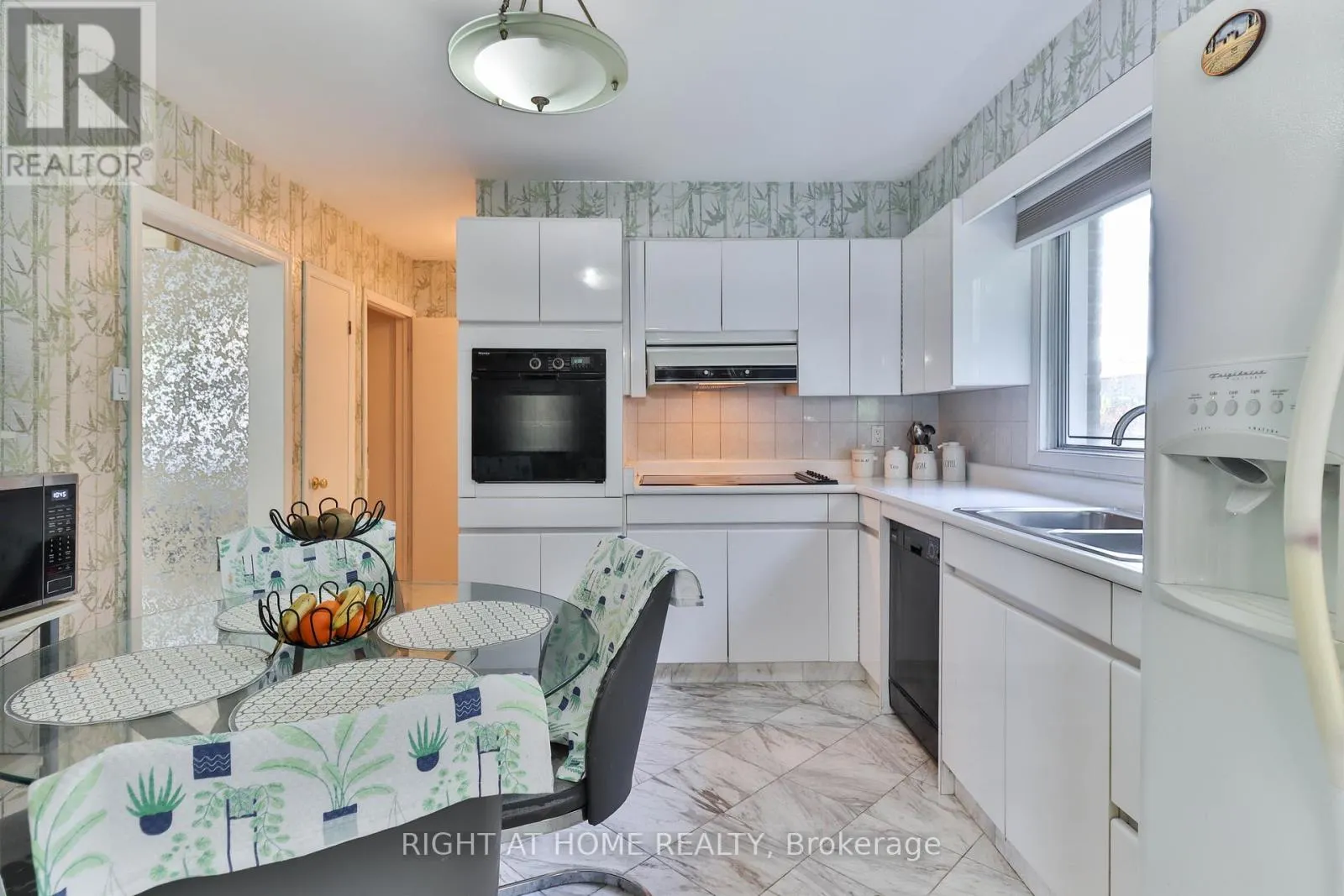 106 GRANDRAVINE DRIVE