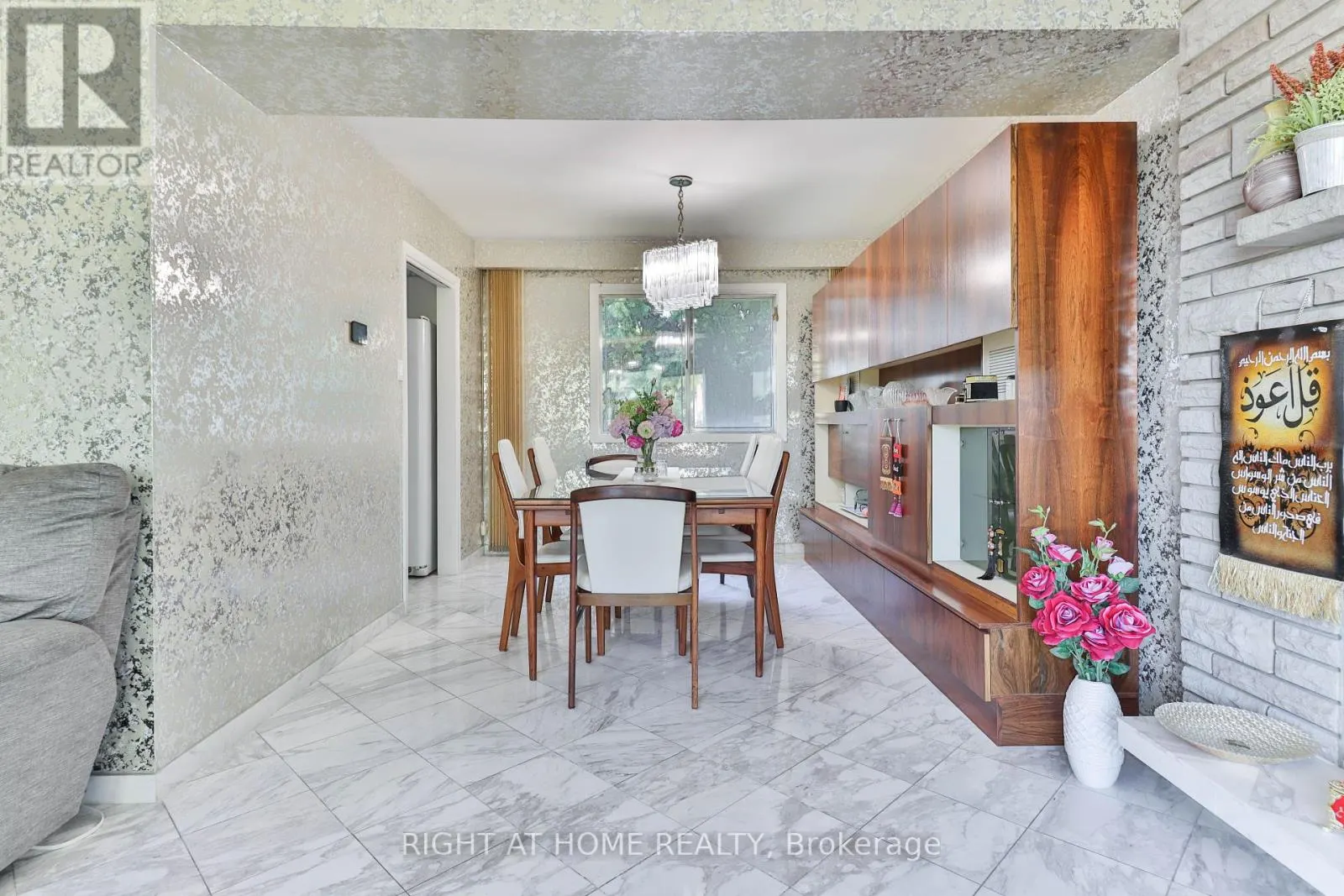 106 GRANDRAVINE DRIVE