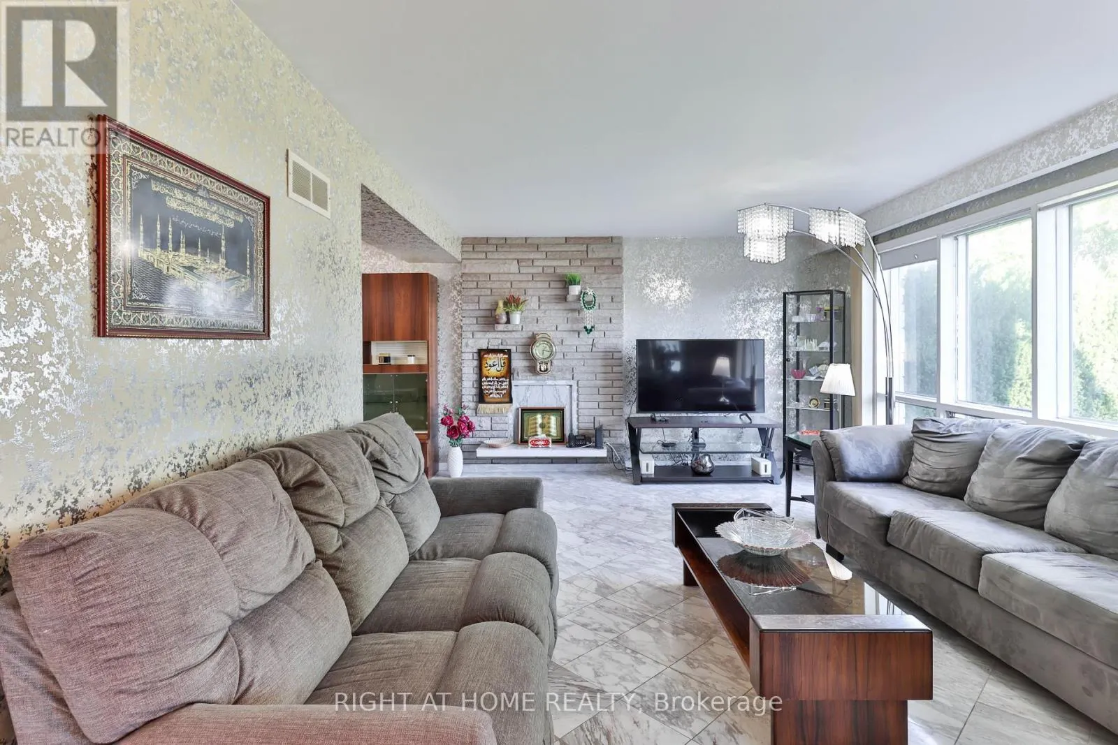 106 GRANDRAVINE DRIVE