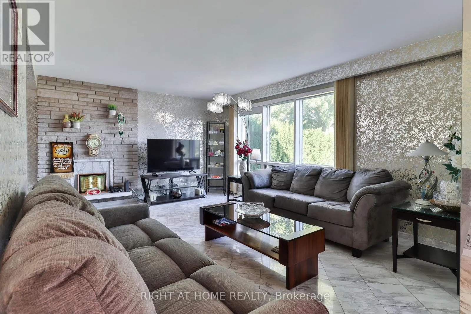 106 GRANDRAVINE DRIVE