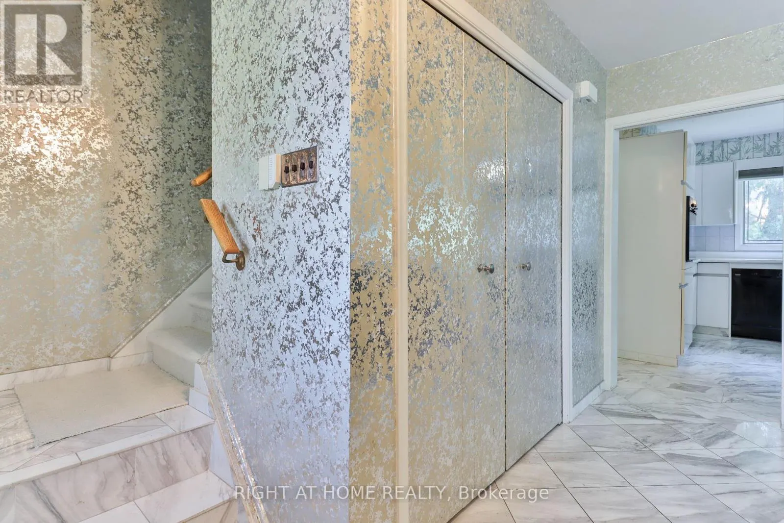 106 GRANDRAVINE DRIVE